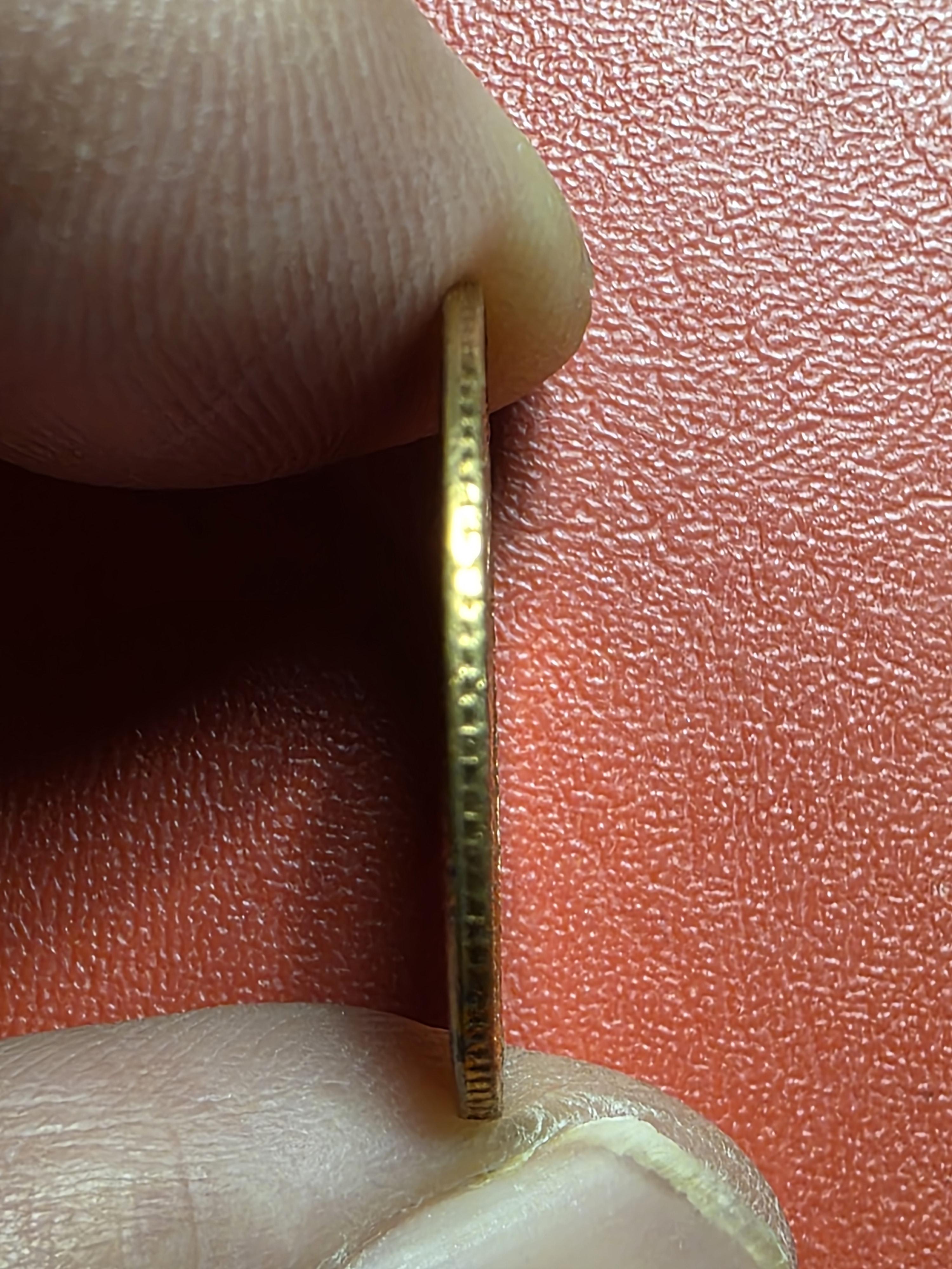 เหรียญพระแม่ลักษมี หลังดอกบัว วัดแขก สีลม จ.กรุงเทพฯ(องค์ที่1)