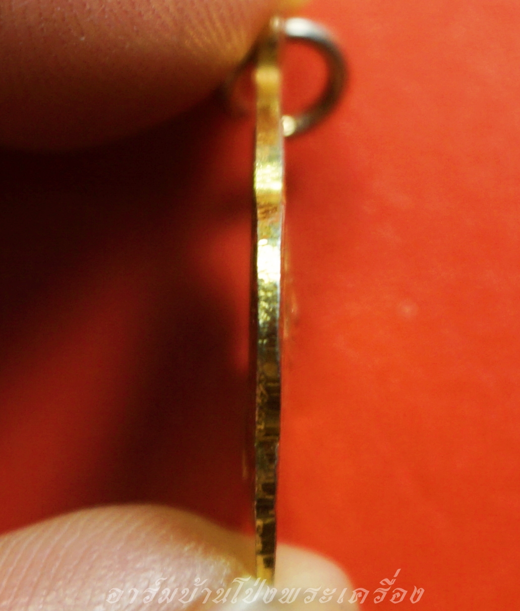 หลวงปู่จันทร์ วัดบ้านยาง เหรียญดอกจิก เนื้อกะไหล่ทอง(องค์ที่2)