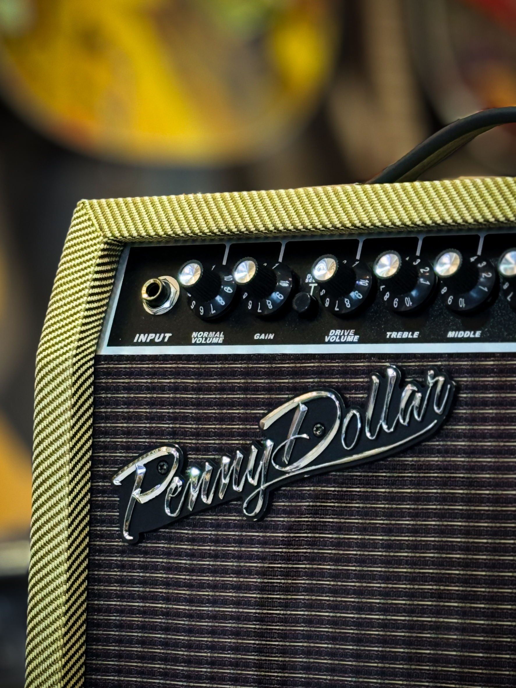 Penny Dollar ตู้แอมป์กีต้าร์ไฟฟ้า รุ่น PA-15 ขนาด 15 วัตต์ ฟรีสายแจ็ค