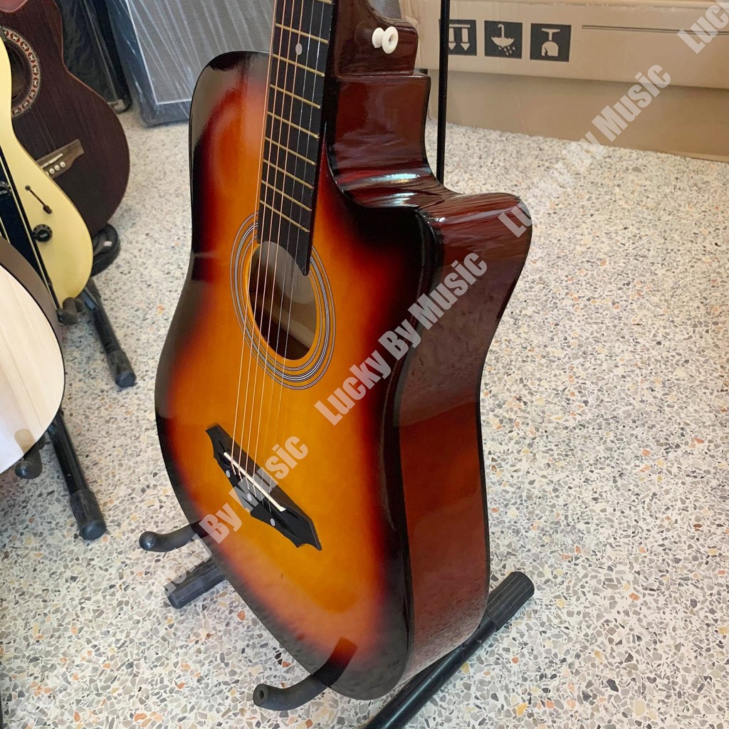 กีตาร์โปร่ง 38 นิ้ว Preme ลูกบิดโครเมียม สีซันเบิร์ดฟรีกระเป๋า คาโป้ สายสำรอง ปิ๊ก ที่เก็บปิ๊ก และ สายสะพาย