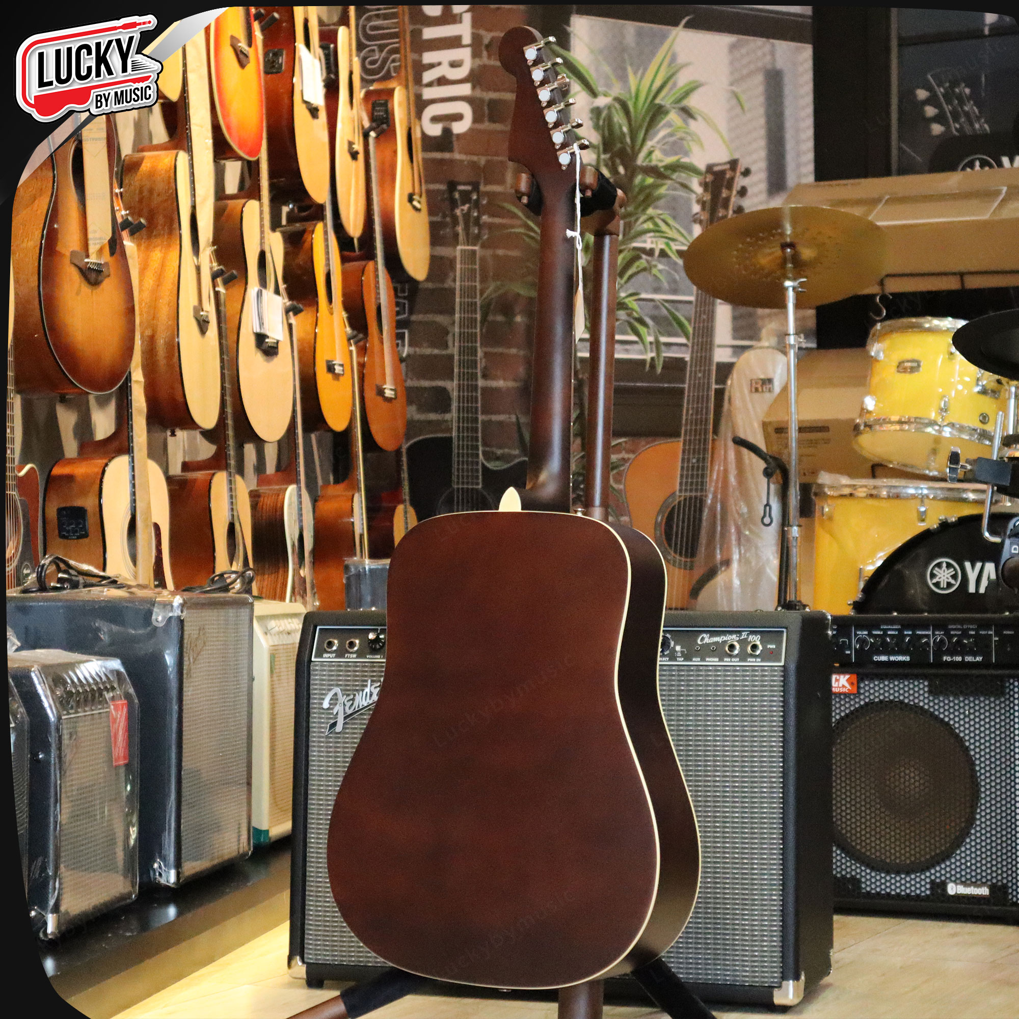 กีตาร์โปร่ง Fender California Debut Redondo หัวทรง 6-in-line