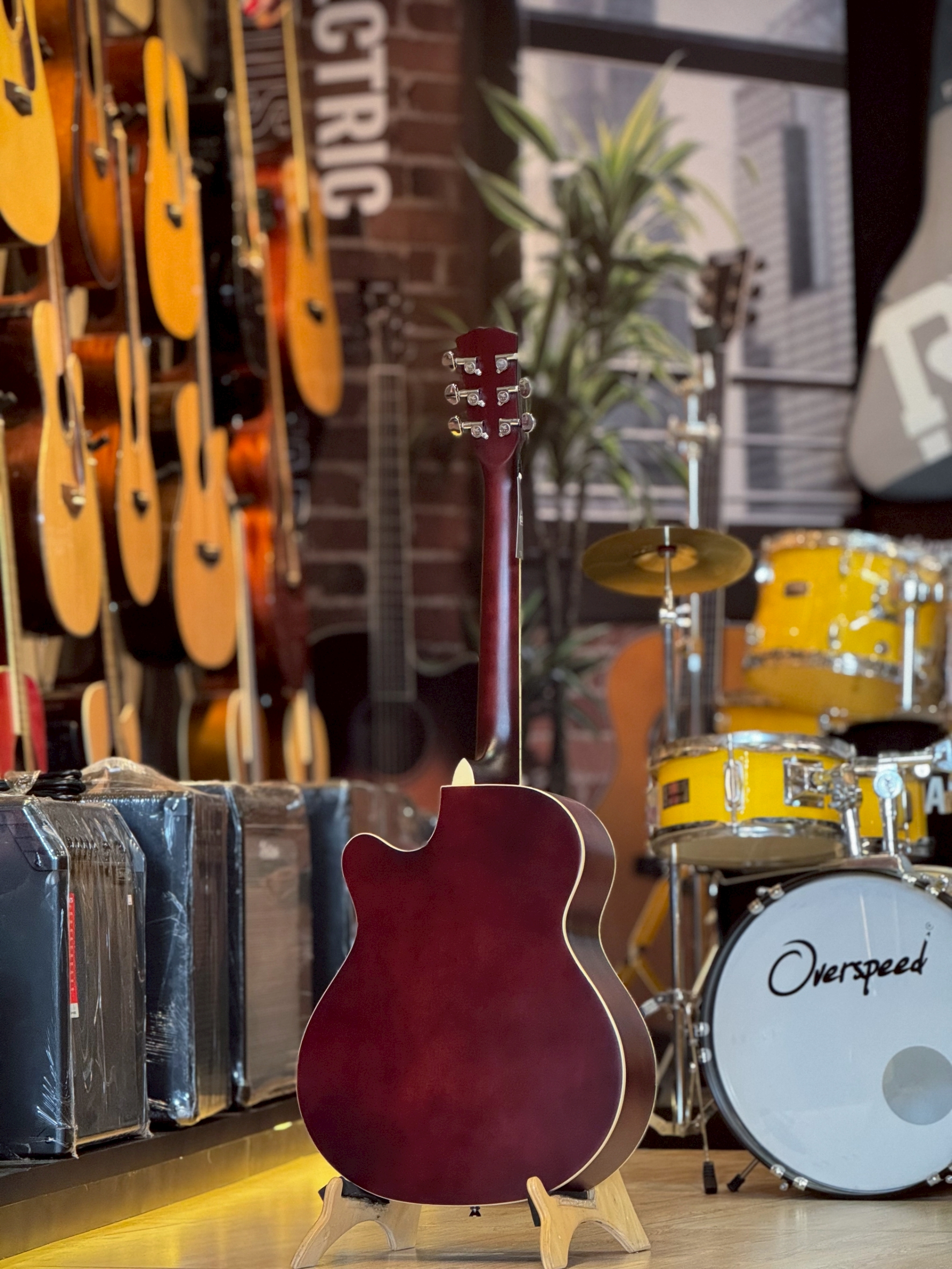 กีต้าร์โปร่งไฟฟ้า Kazuki 40 นิ้ว มีจูนเนอร์ในตัว รุ่น KZ-402CE | หน้าไม้มะฮอกกานี พร้อมของแถม