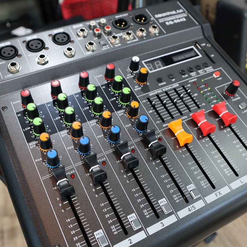 SOUNDMILAN รุ่น EQ-5042 พาวเวอร์มิกซ์ ขยายเสียง มิกเซอร์ 500วัตต์