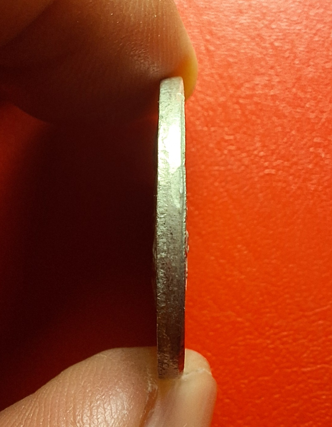 หลวงพ่อเงิน วัดท้ายน้ำ หลังหลวงพ่อเดิม เหรียญขวัญถุง ปี๒๕๒๖ เนื้อกะไหล่เงิน(องค์ที่1)