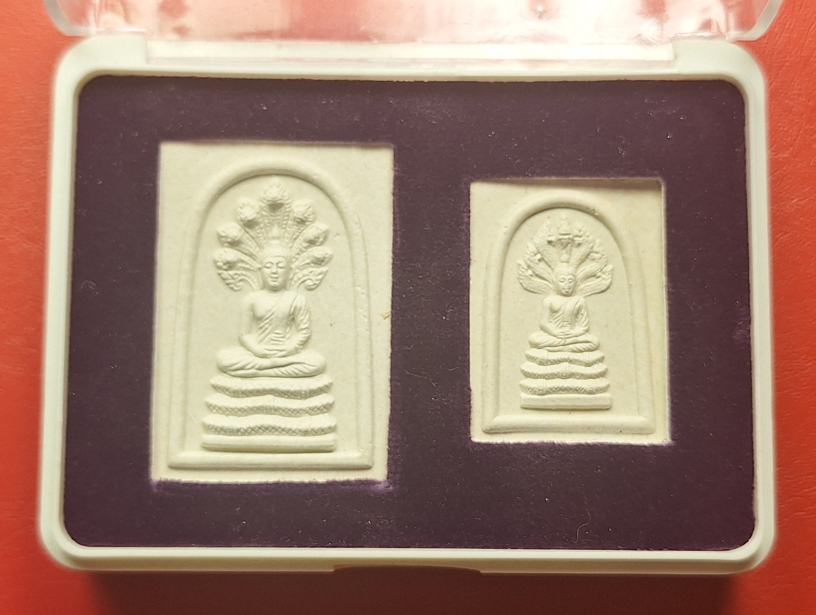 พระสมเด็จนาคปรก เจ้าคุณนรรัตน์ ธมฺมวิตกฺโก วัดเทพศิรินทร์ ปริสุทธิเม ปี๒๕๓๗ พร้อมกล่องเดิม(องค์ที่2)