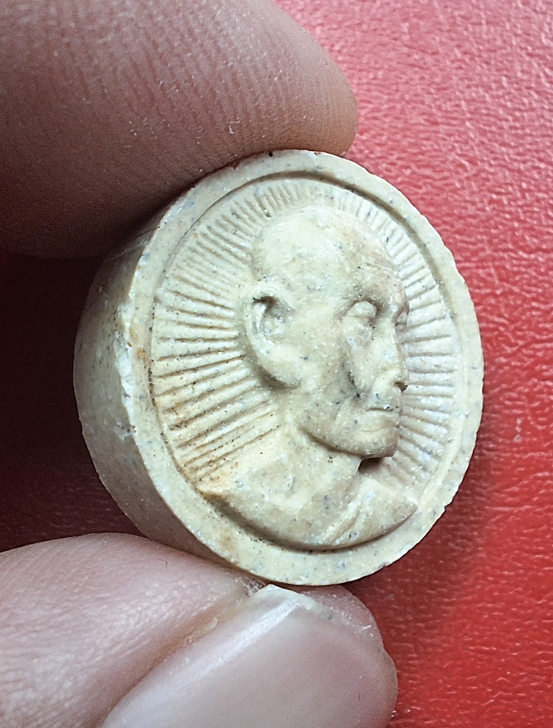 หลวงปู่โต๊ะ วัดประดู่ฉิมพลี ออกวัดถ้ำสิงโตทอง พระผงจันทร์ลอย รุ่น๑๐๘ปี(องค์ที่4)