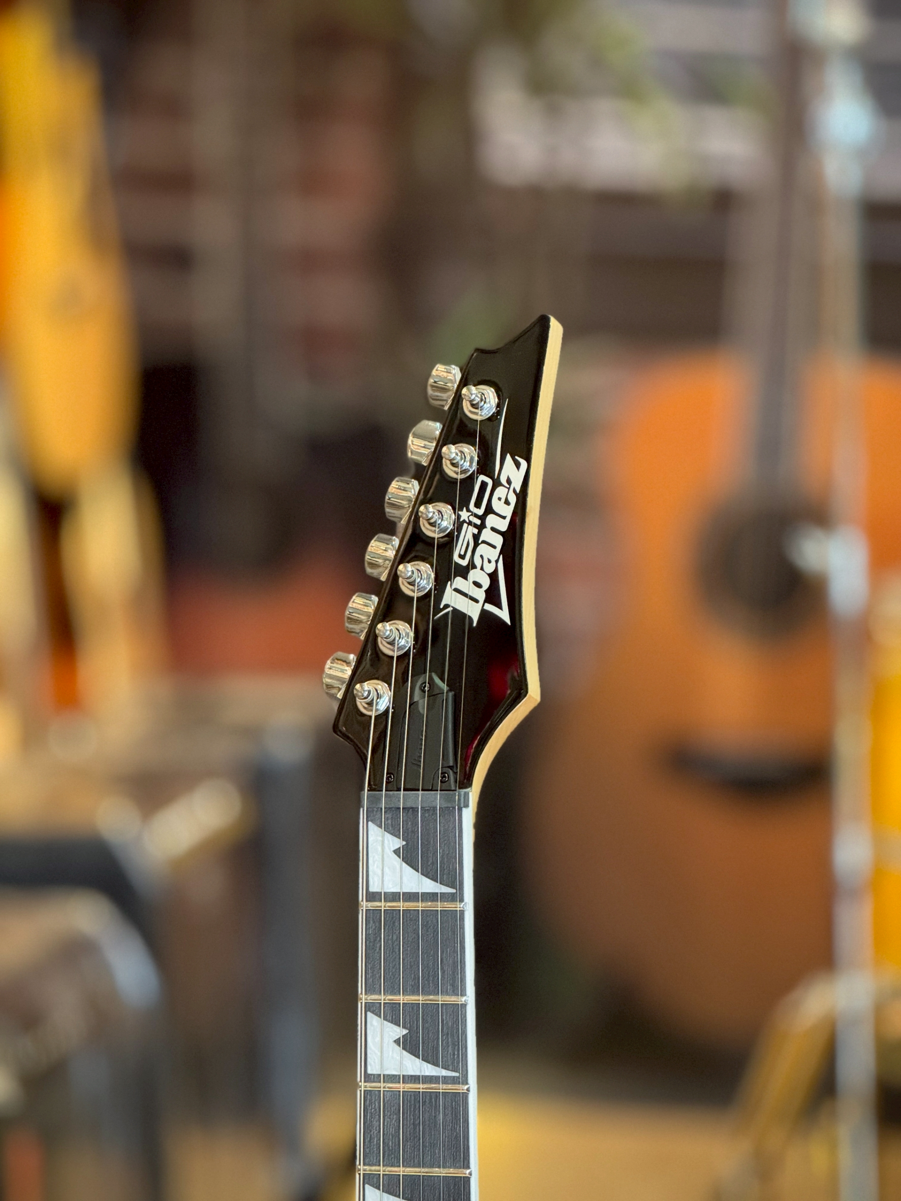 Ibanez GRG170DX กีตาร์ไฟฟ้า เสียงเด้งๆทำทรงคอแบบ GRG ที่บางและจับง่ายถนัดมือ เสียง ดุ สะใจ