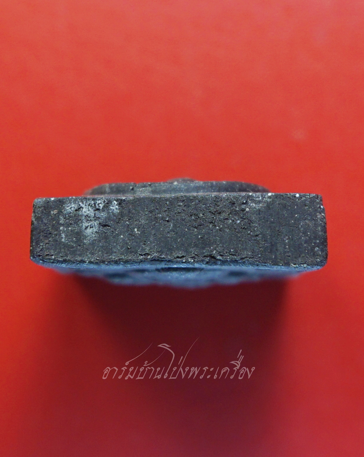 หลวงพ่อเปิ่น วัดบางพระ สมเด็จ หลังหลวงพ่อขี่เสือ เนื้อผงสีดำ(องค์ที่1)