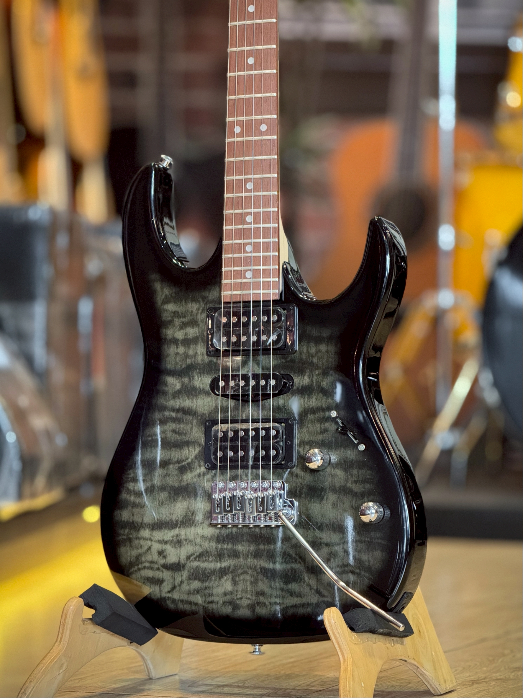 Ibanez GRX70QA กีตาร์ไฟฟ้า ปิ๊กอัพแบบ HSH เป็นรุ่น Infinity R ซาวด์ดุ พุ่งแรง เล่นแนวร็อคสบาย