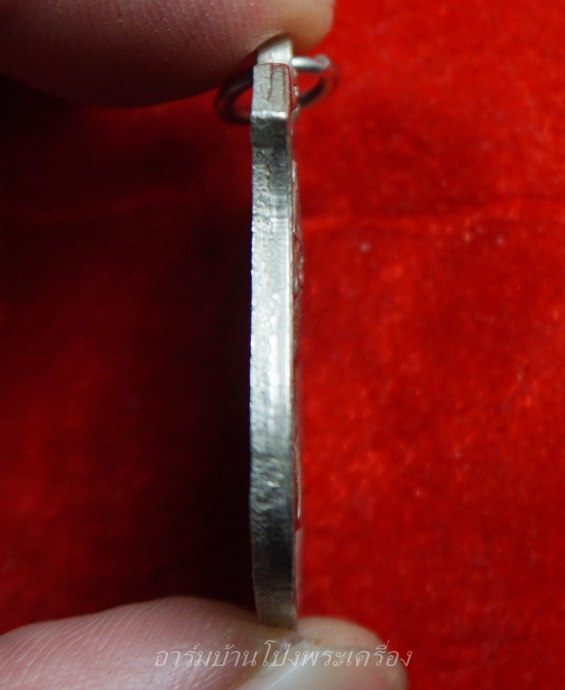 ในหลวงรัชกาลที่๙ ที่ระลึกเฉลิมพระชนมพรรษา 6 รอบ 72 พรรษา พ.ศ.2542 พิธีพุทธาภิเษกโดยพระเกจิอาจารย์แห่งยุค โดยมีสมเด็จพระสังฆราชฯ เป็นองค์ประธาน จัดสร้างโดยมูลนิธิ พลเอกเปรม ติณสูลานนท์(องค์ที่1)