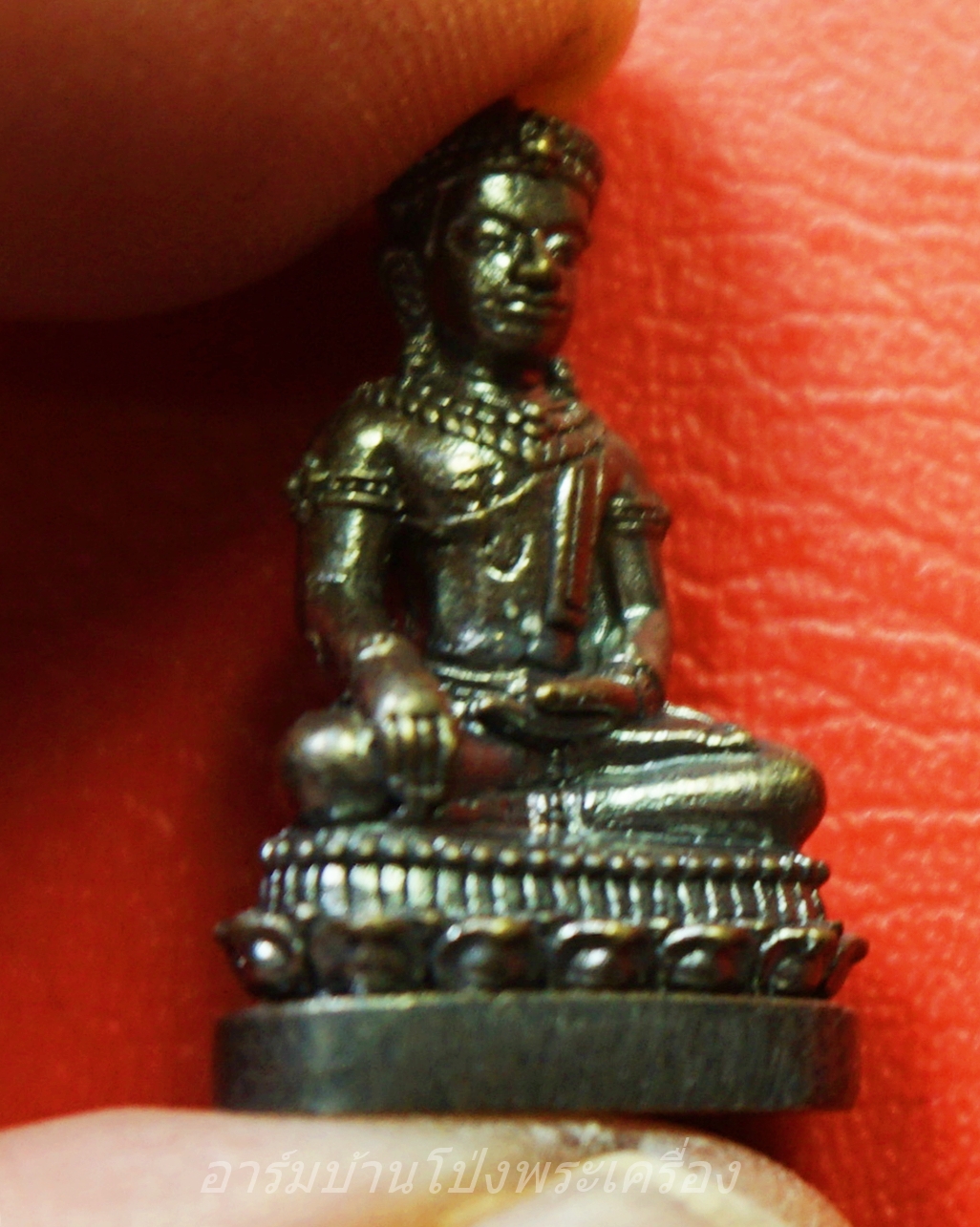 พระกริ่งชัยวัฒน์ จอมสุรินทร์ หลวงปู่หงษ์ พรหมปัญโญ สุสานทุ่งมน จ.สุรินทร์ ยิงโค๊ดเลเซอร์(องค์ที่1)