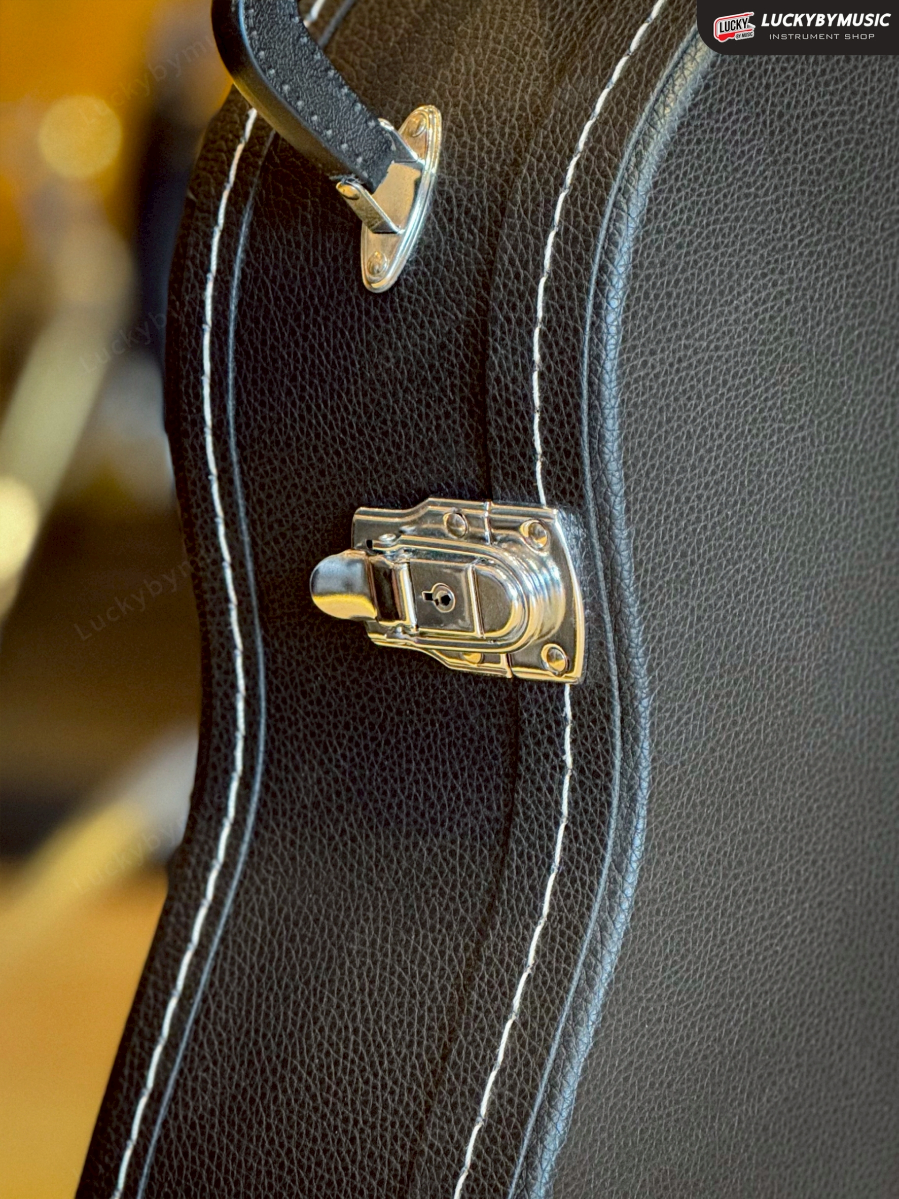 Hard Case ฮาร์ดเคสกีตาร์คลาสสิค ขนาด 40 นิ้ว วัสดุแข็งแรง บุด้านในกำมะหยี่ สีดำ