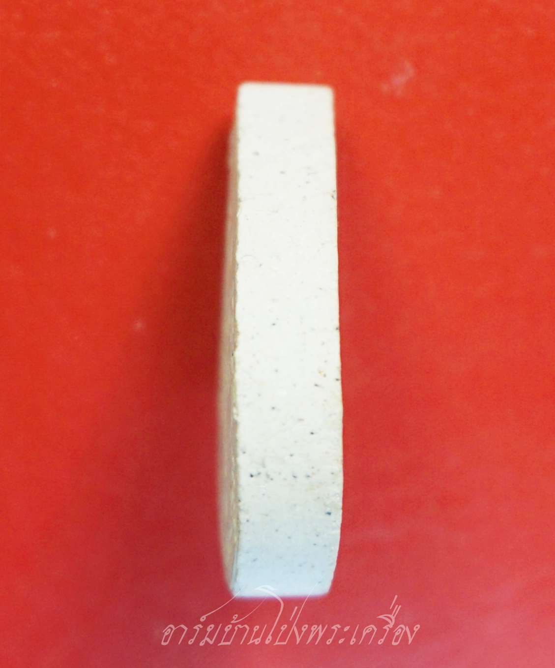 หลวงปู่แผ้ว วัดกำแพงแสน พระผงหยดน้ำ ยุคต้น ออกปี๒๕๔๑ รูปเหมือนนั่งพับเพียบ เนื้อผงสีขาว(องคที่6)