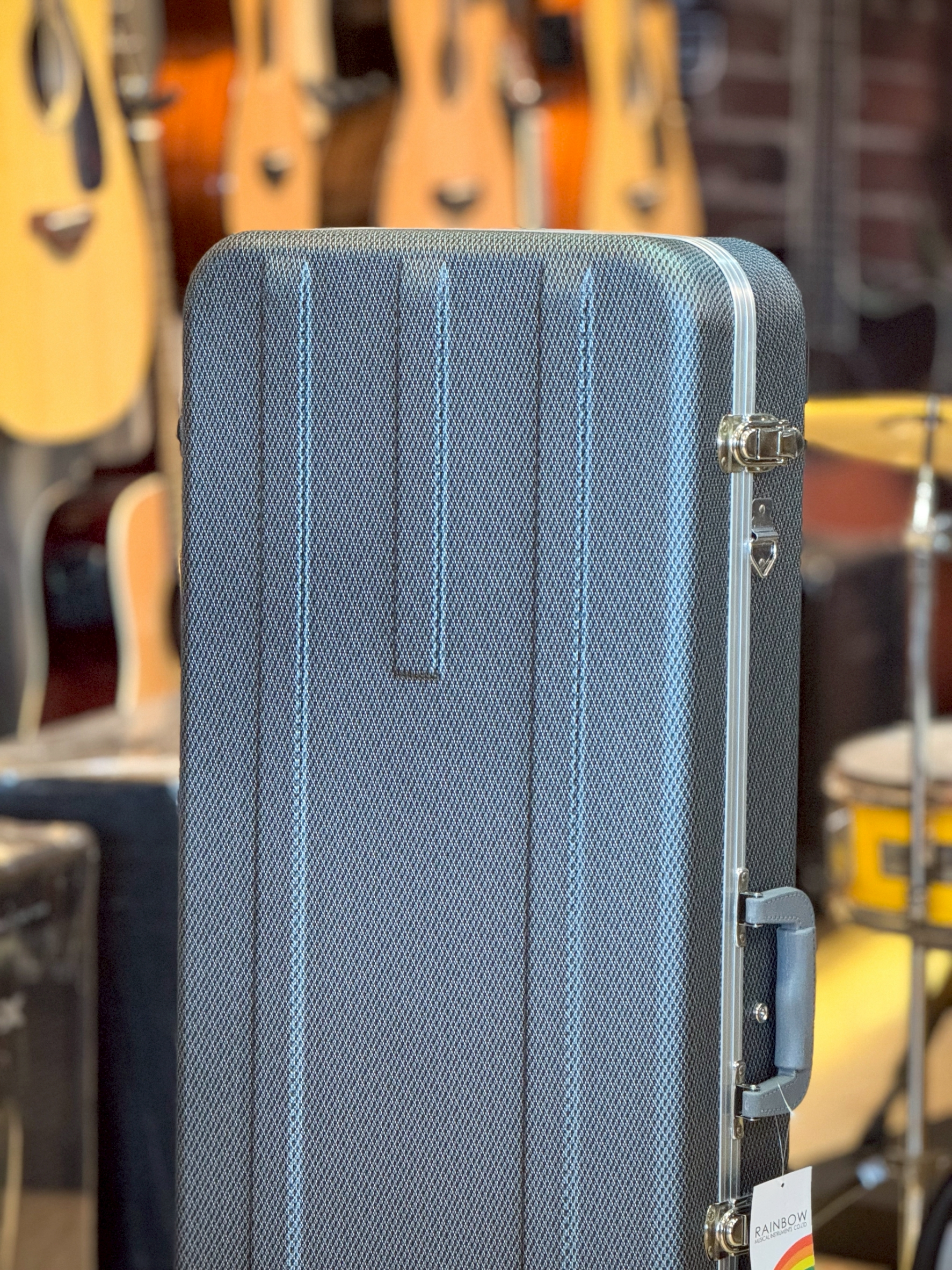 ฮาร์ดเคสกีตาร์ไฟฟ้า Rainbow รุ่น RAS-RT-SG พรมกำมะหยี่สีเทา วัสดุทนทานแข็งแรง Electric guitar case