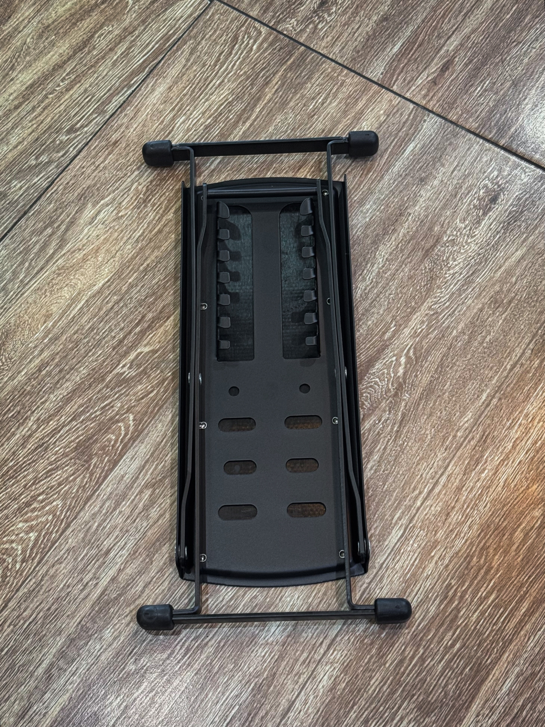 Foot Stool ที่วางเท้าเล่นกีตาร์ รุ่น P-1 ปรับได้ 7 ระดับ พื้นกันลื่น สีดำ แข็งแรง ทนทาน