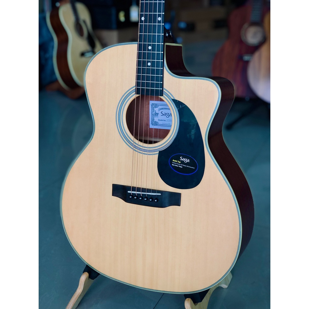 กีต้าร์โปร่ง Saga รุ่น SF700GC หน้าไม้แท้ Top Solid กระเป๋า SAGA ปิ๊ก คาโป้