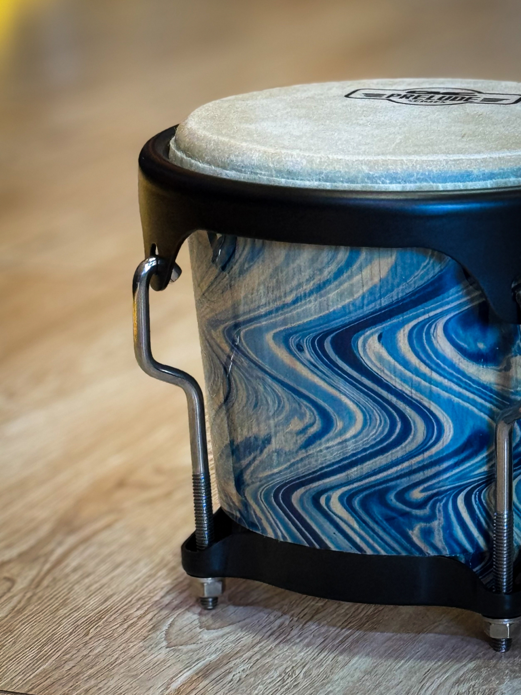 กลองบองโก้ CMC รุ่น CM404 ลายคลื่น 037 อะไหล่ดำ พร้อมขาตั้ง