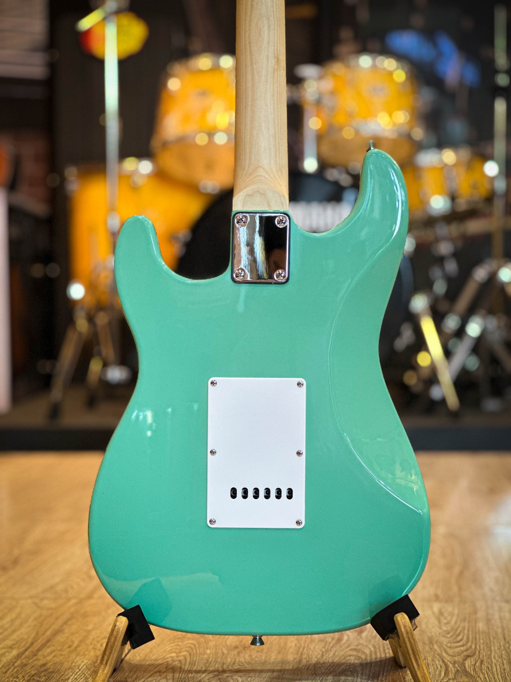 Siam music กีต้าร์ไฟฟ้า ST-111 คอขาว ปิ๊ักอัพ SSS (สีเขียว) ฟรี สายแจ็ค ปิ๊ก2 คันโยก ประแจ เพิ่ม GA-10