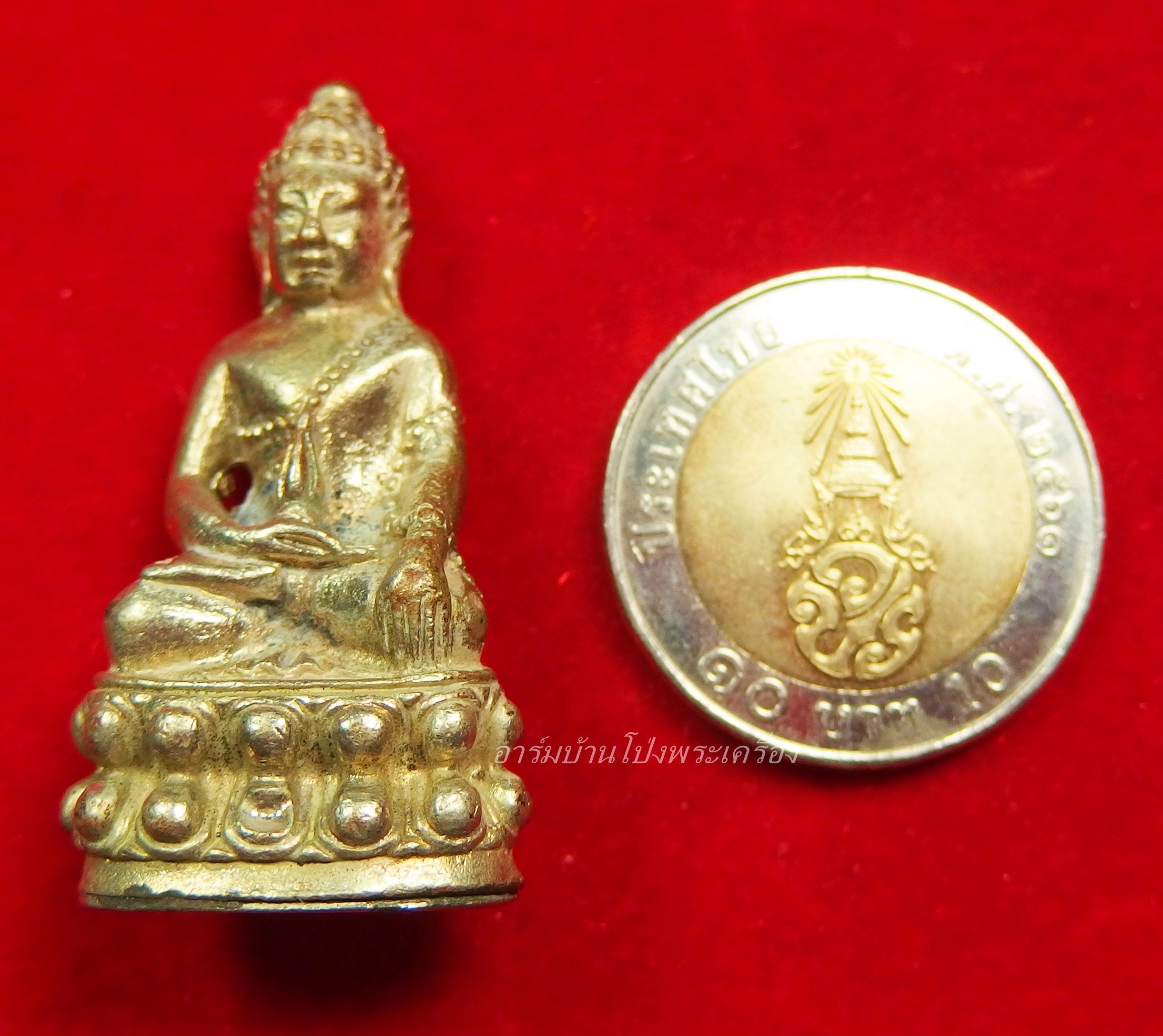 หลวงพ่อสง่า วัดบ้านหม้อ เนื้ออัลปาก้า รูปหล่อ รุ่นชนะใจ อายุ๘๖ปี หมายเลข815 พร้อมกล่องเดิม(องค์ที่1)