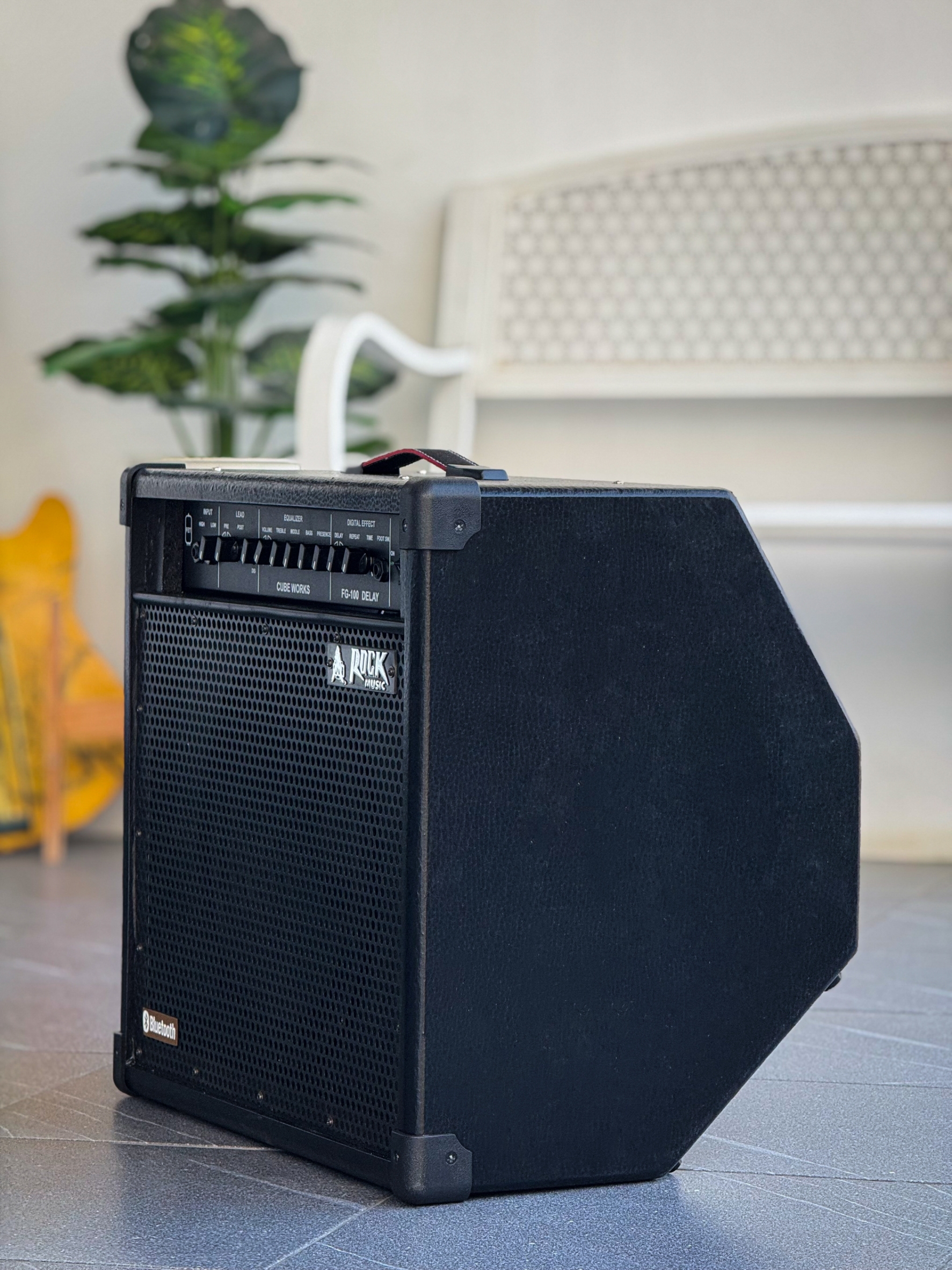 แอมป์กีต้าร์ไฟฟ้า Rock FG-100BT ทรงเอียง ขนาด 100 วัตต์ ดอก 12" Electric Guitar Ampifier มีบลูทูธ เสียบกีตาร์ 2 ช่อง เอฟเฟคในตัว