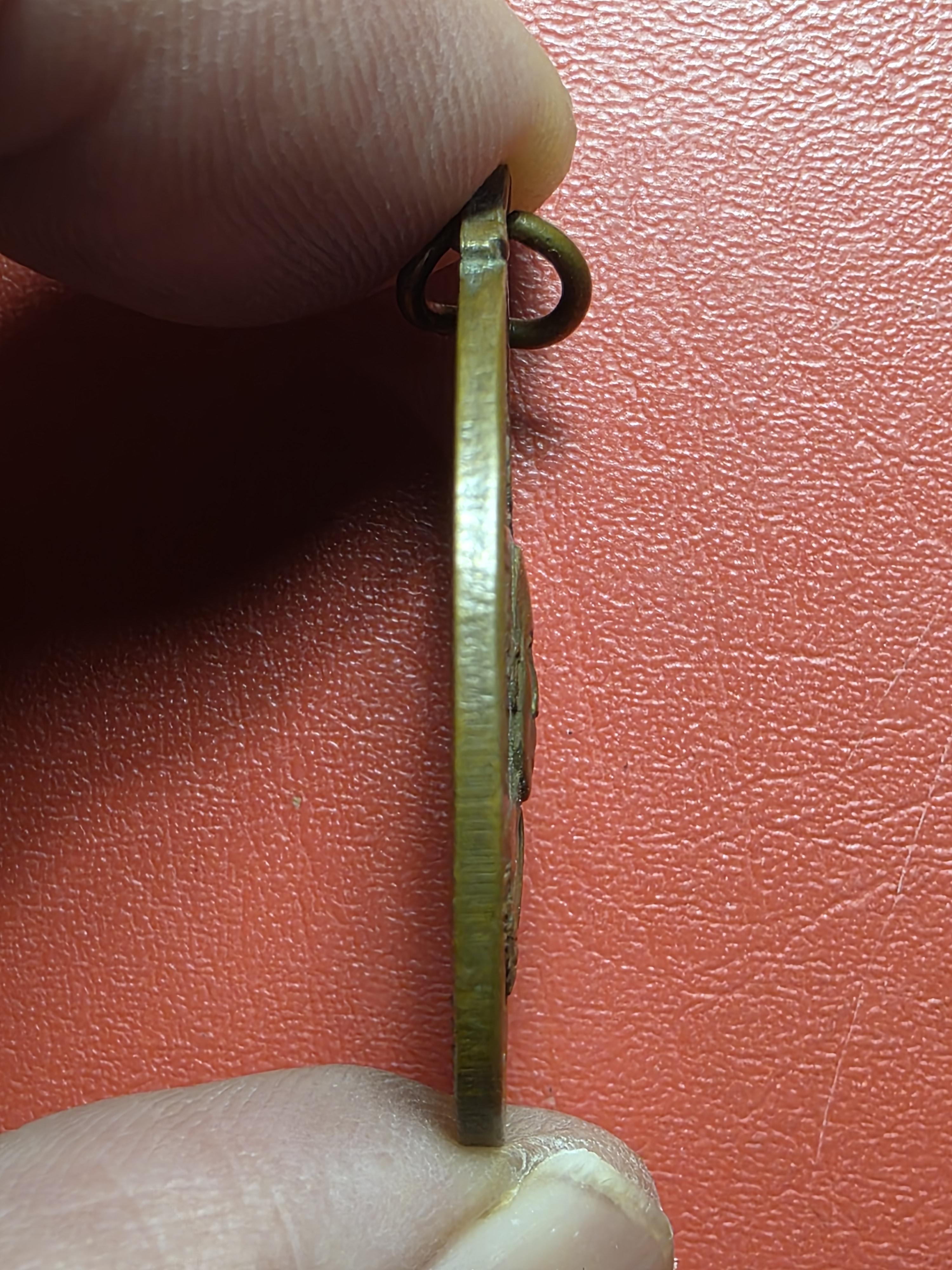 หลวงพ่อเพชร วัดหนองหมี รุ่นแรก ปี๒๕๒๓ เนื้อทองแดง(องค์ที่13)