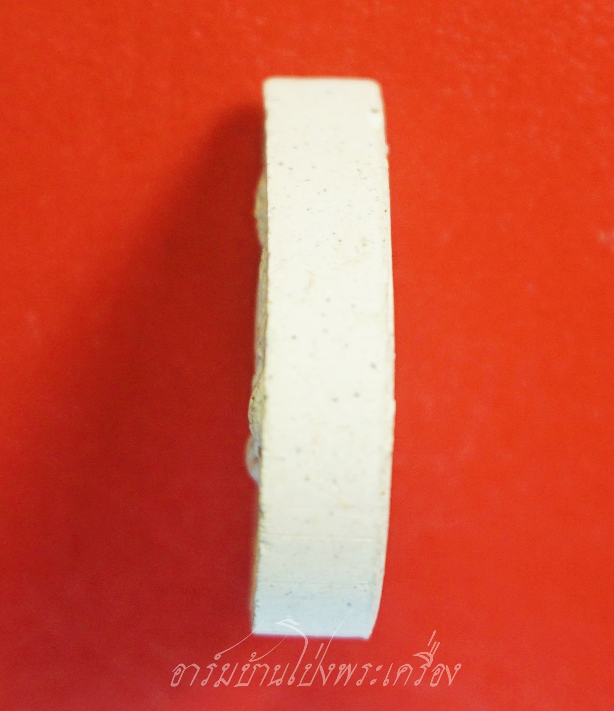 หลวงปู่แผ้ว วัดกำแพงแสน พระผงหยดน้ำ ยุคต้น ออกปี๒๕๔๑ รูปเหมือนนั่งพับเพียบ เนื้อผงสีขาว(องคที่7)