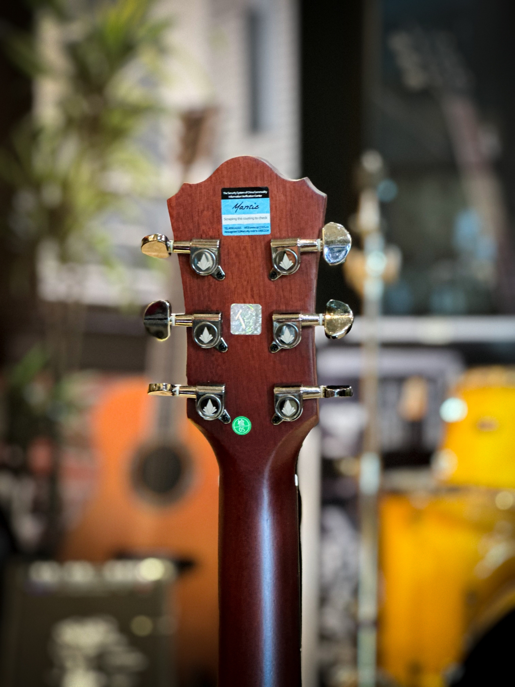 กีต้าร์โปร่ง Mantic GA-10SC หน้าไม้แท้ Top Solid ทัชชิ่งดี ขนาด 40 นิ้ว พร้อม กระเป๋า ปิ๊ก4อัน ใบคอร์ด ประแจ คาโป้