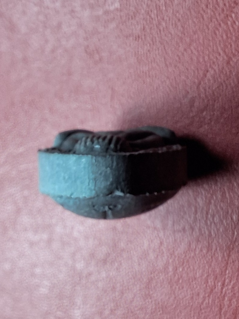 หลวงปู่โต๊ะ วัดถ้ำสิงโตทอง ที่ระลึกในงานผูกพัทธสีมา ปี๒๕๓๕ กนกข้าง เนื้อผงใบลาน(องค์ที่1)