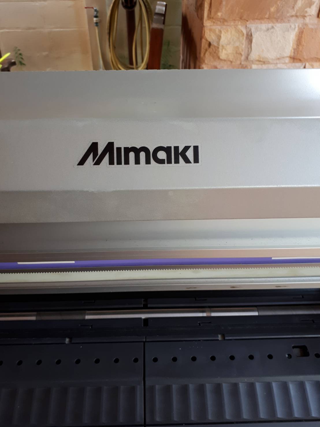***ขายแล้ว***MK003-CG60sriii Mimaki CG60sriii cutting and diecut sticker machine เครื่องตัดสติ๊กเกอร์ ยี่ห้อ MIMAKI รู่น CG60 sriii หน้ากว้างตัดสติ๊กเกอร์ 60ซม.พร้อมขาตั้ง มือสอง สภาพดีพร้อมใช้
