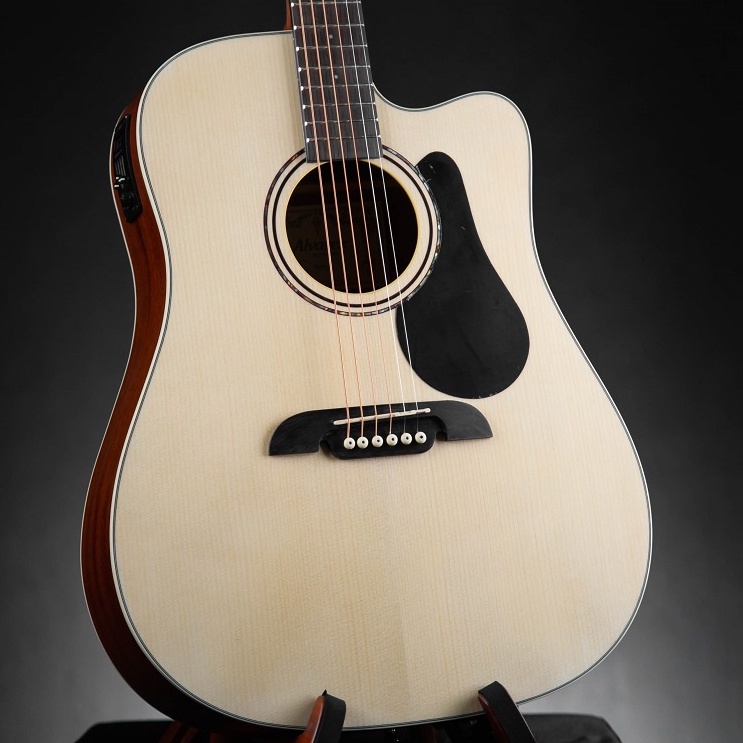 กีต้าร์โปร่ง Alvarez RF26C สัญชาติ USA