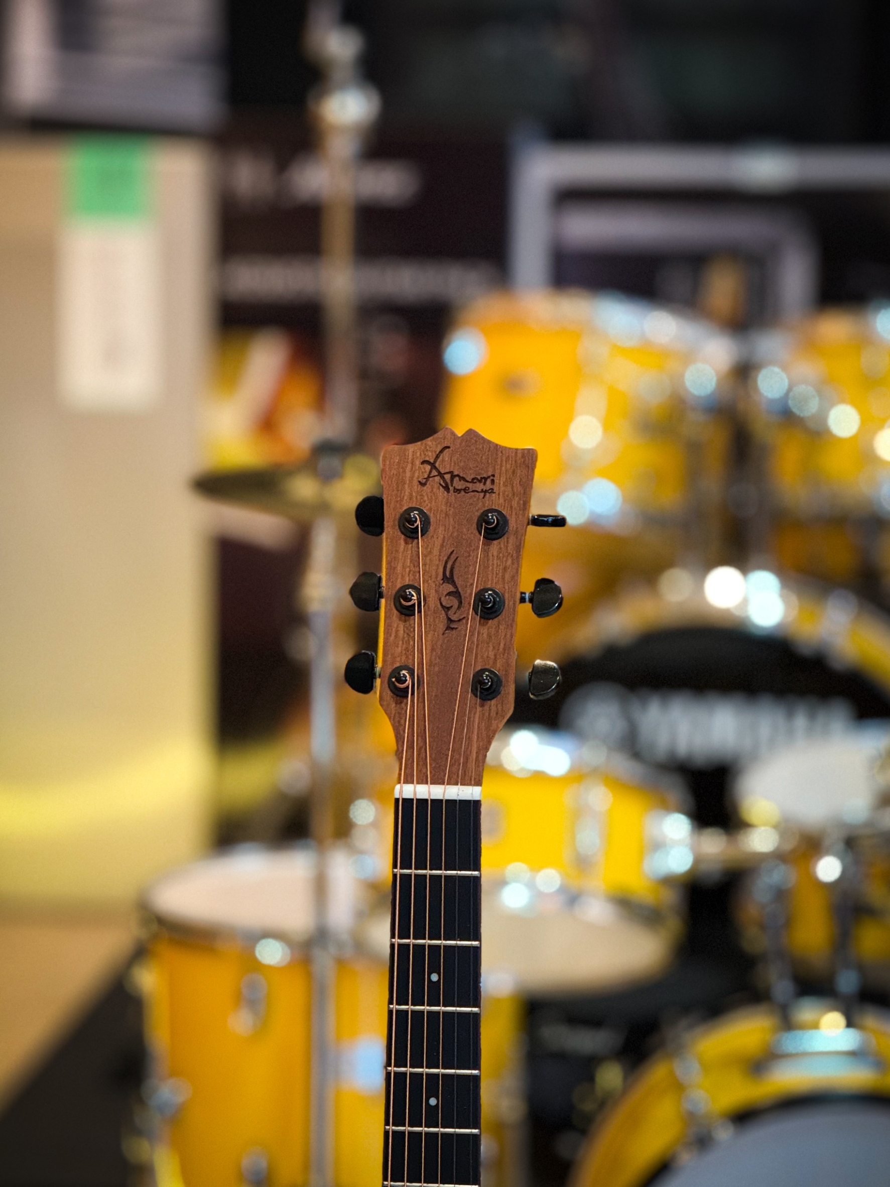 กีต้าร์โปร่งไฟฟ้า Amari Am 408c พร้อม กระเป๋าแท้ enya / ปิ๊ก / ประแจ / คาโป้