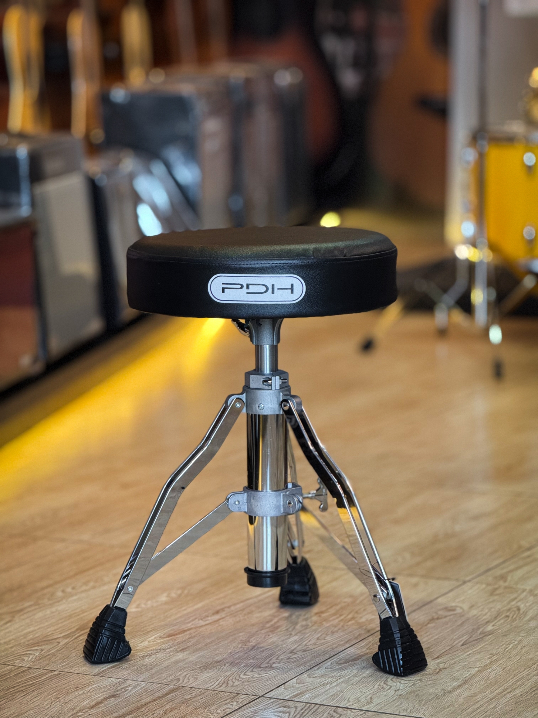 เก้าอี้กลองเบาะกลม PDH SW-DT-39 ดำ / สีน้ำตาล เก้าอี้กลอง เบาะหนานุ่ม วัสดุขาโครเมียม นั่งสบาย รับน้ำหนักได้ดี ปรับระดับ สูง-ต่ำได้