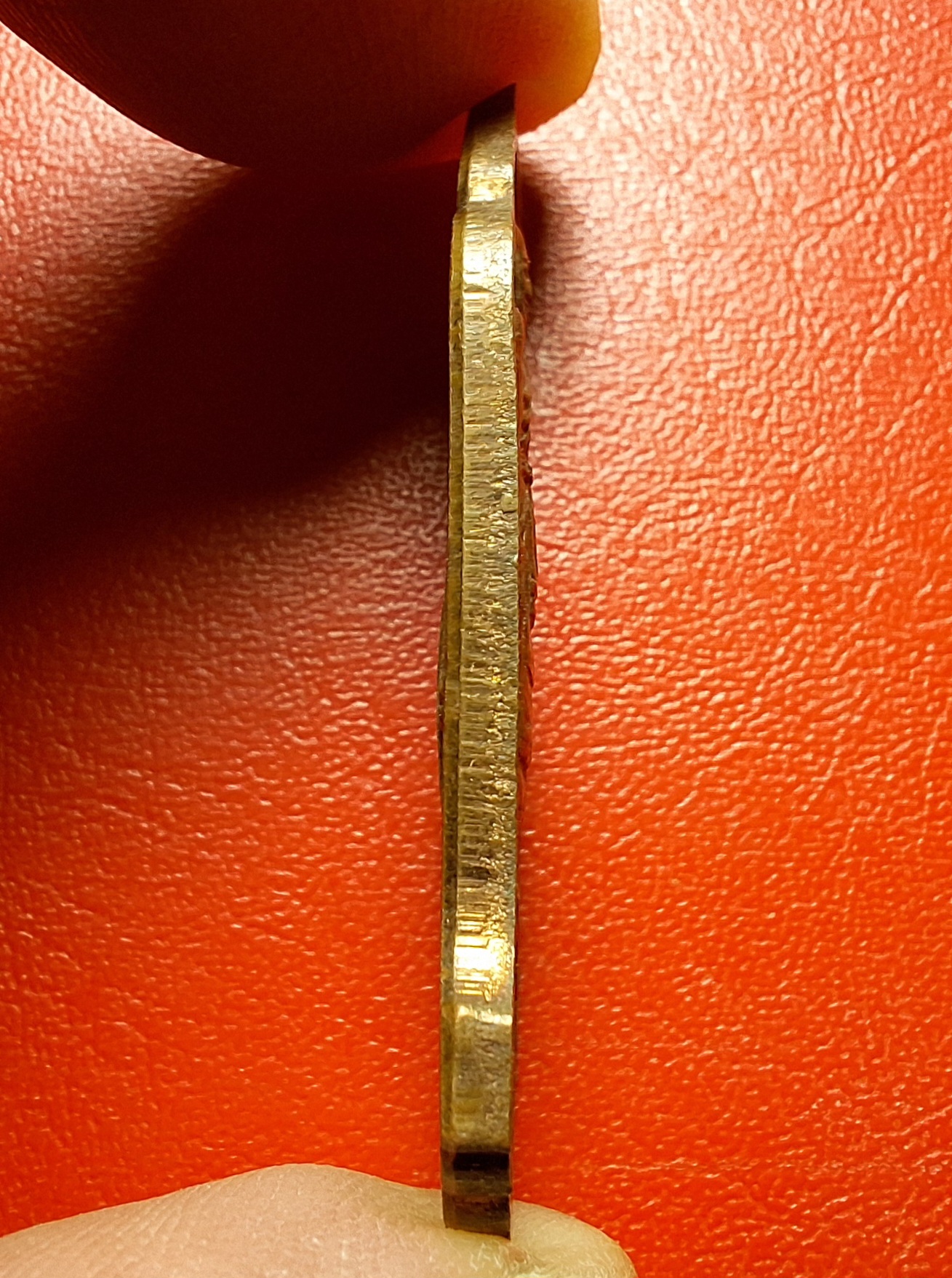 พระวิษณุกรรม วิทยาลัยเทคนิคชัยนาท ปี๒๕๖๑ หลังหลวงปู่ศุข เนื้อทองแดง(องค์ที่1)