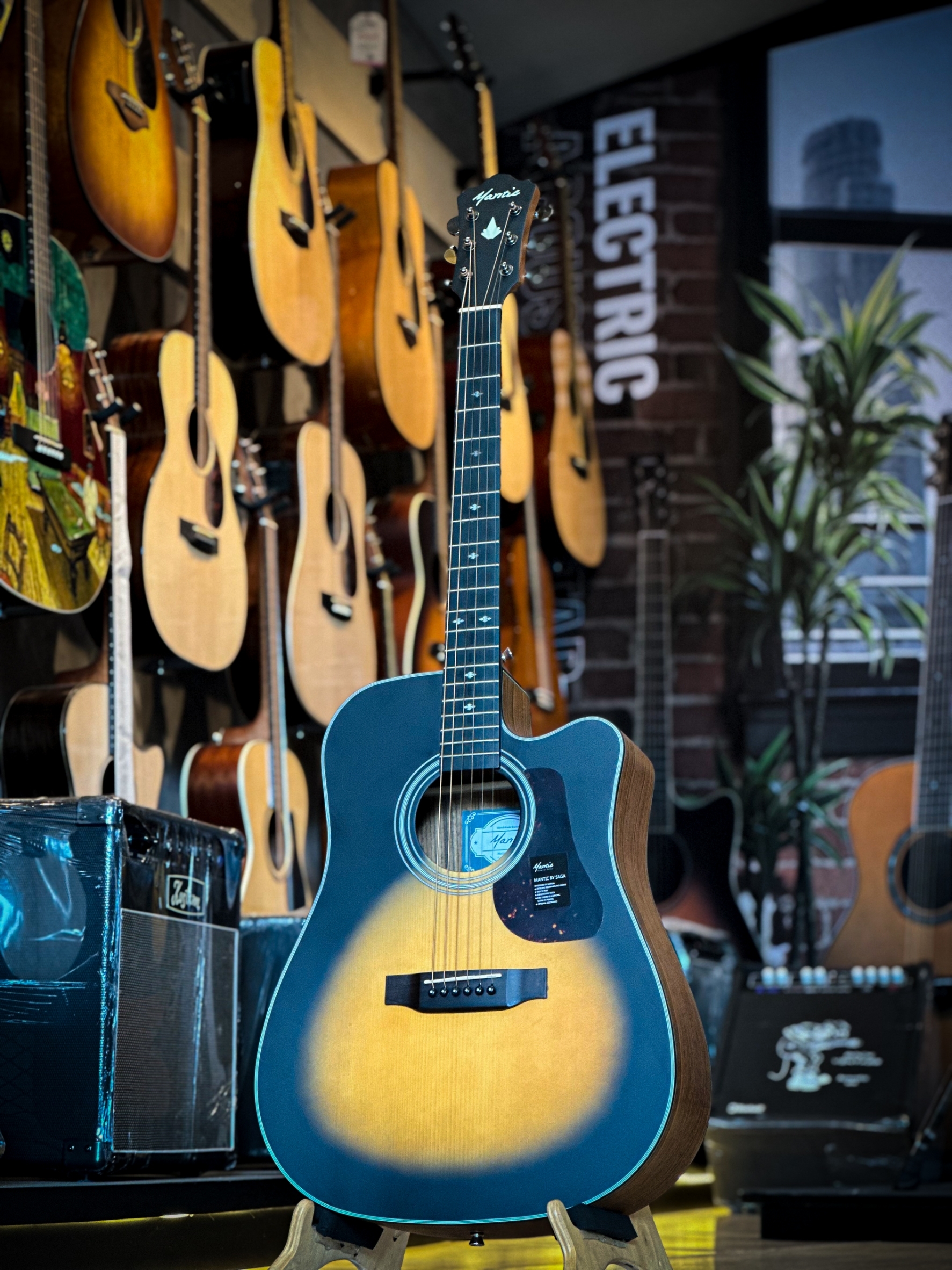 Mantic กีต้าร์โปร่ง รุ่น AG-370C ทัชชิ่งดี จับง่าย 41 นิ้ว กีตาร์โปร่ง พร้อมกระเป๋า ปิ๊ก4อัน ใบคอร์ด ประแจ คาโป้