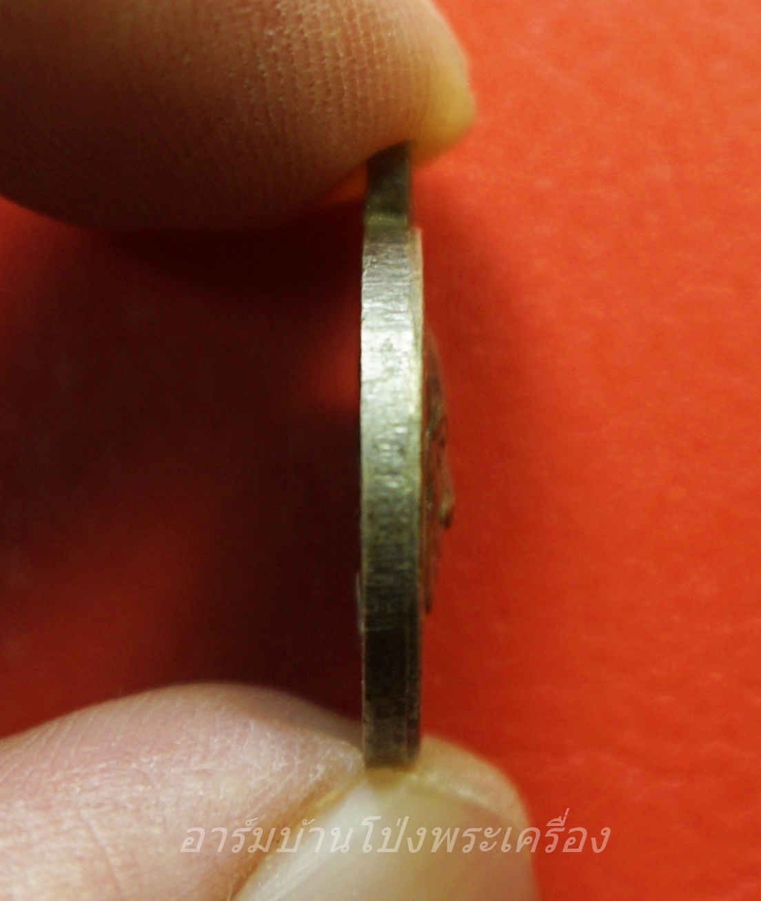 หลวงพ่อขอม วัดไผ่โรงวัว หลังพระประจำวันพฤหัสบดี เนื้อกะไหล่เงิน(องค์ที่1)