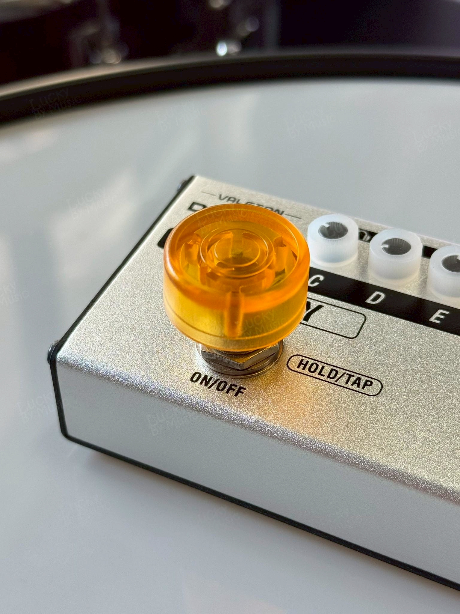 ฝาครอบเอฟเฟค จุกครอบเอฟเฟค (1ชิ้น) คละสี วัสดุของแรง Foot Switch Topper จุกเอฟเฟค - มีปลายทาง