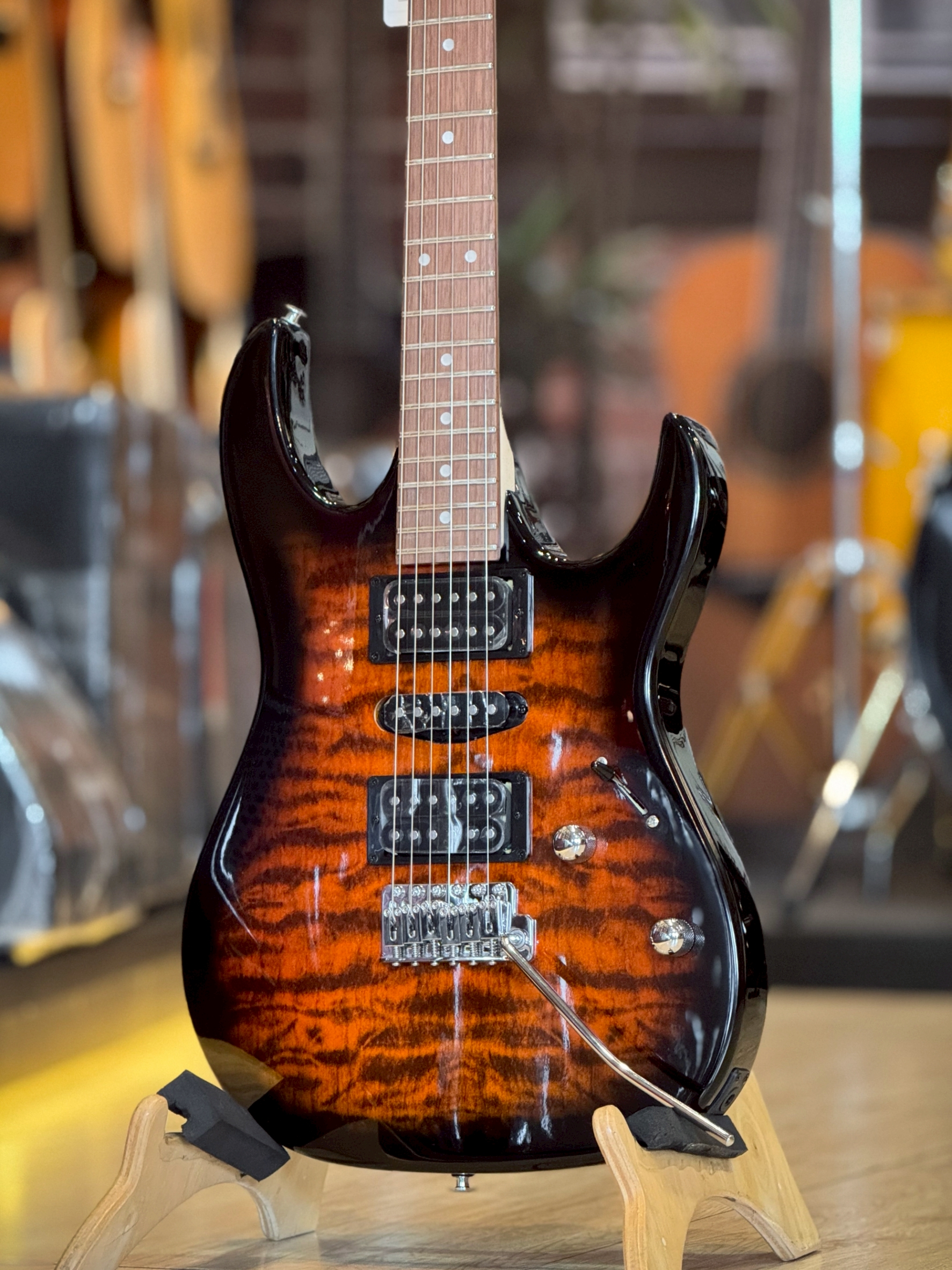 Ibanez GRX70QA กีตาร์ไฟฟ้า ปิ๊กอัพแบบ HSH เป็นรุ่น Infinity R ซาวด์ดุ พุ่งแรง เล่นแนวร็อคสบาย