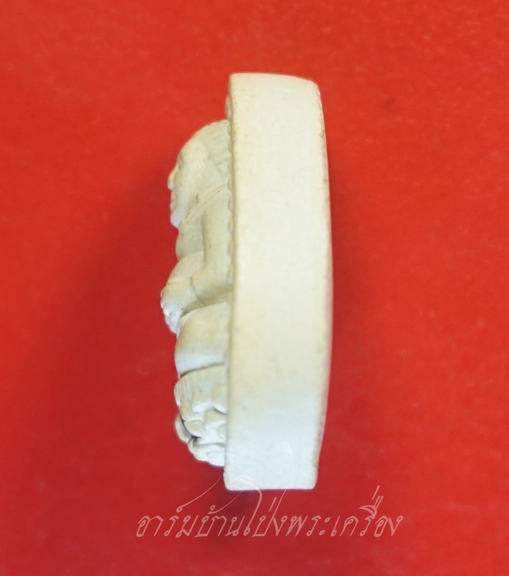 หลวงพ่อคูณ วัดบ้านไร่ พระสังฆจาย ฝังตะกรุดด้านหน้า(องค์ที่1)