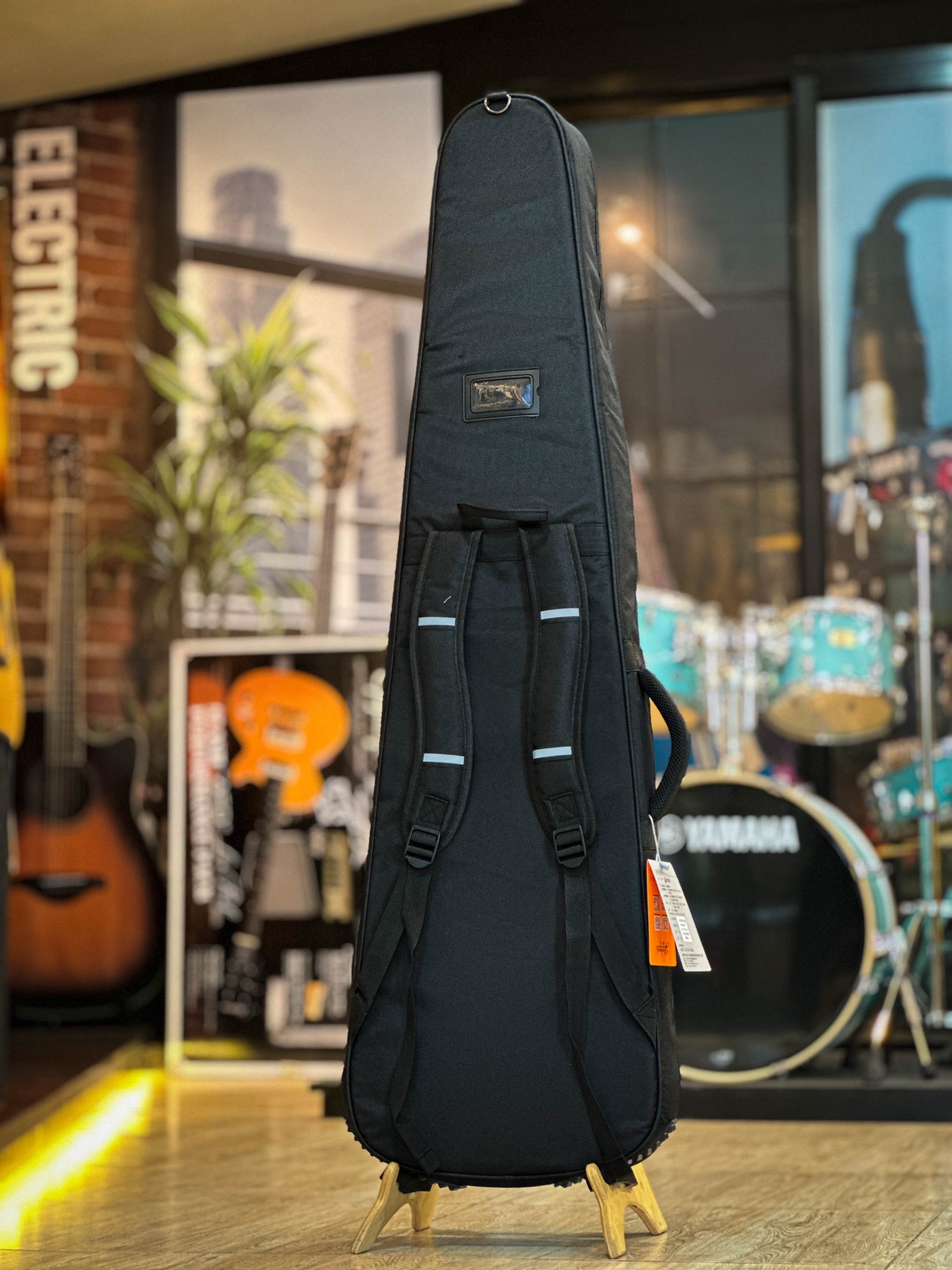 Jinchuan ซอฟเคสเบส JC BB-2213 สีดำ บุฟองน้ำหนามาก ป้องกันการกระแทกได้ดี กระเป๋าเบส เบสไฟฟ้า มีหูหิ้ว สายสะพายหลัง