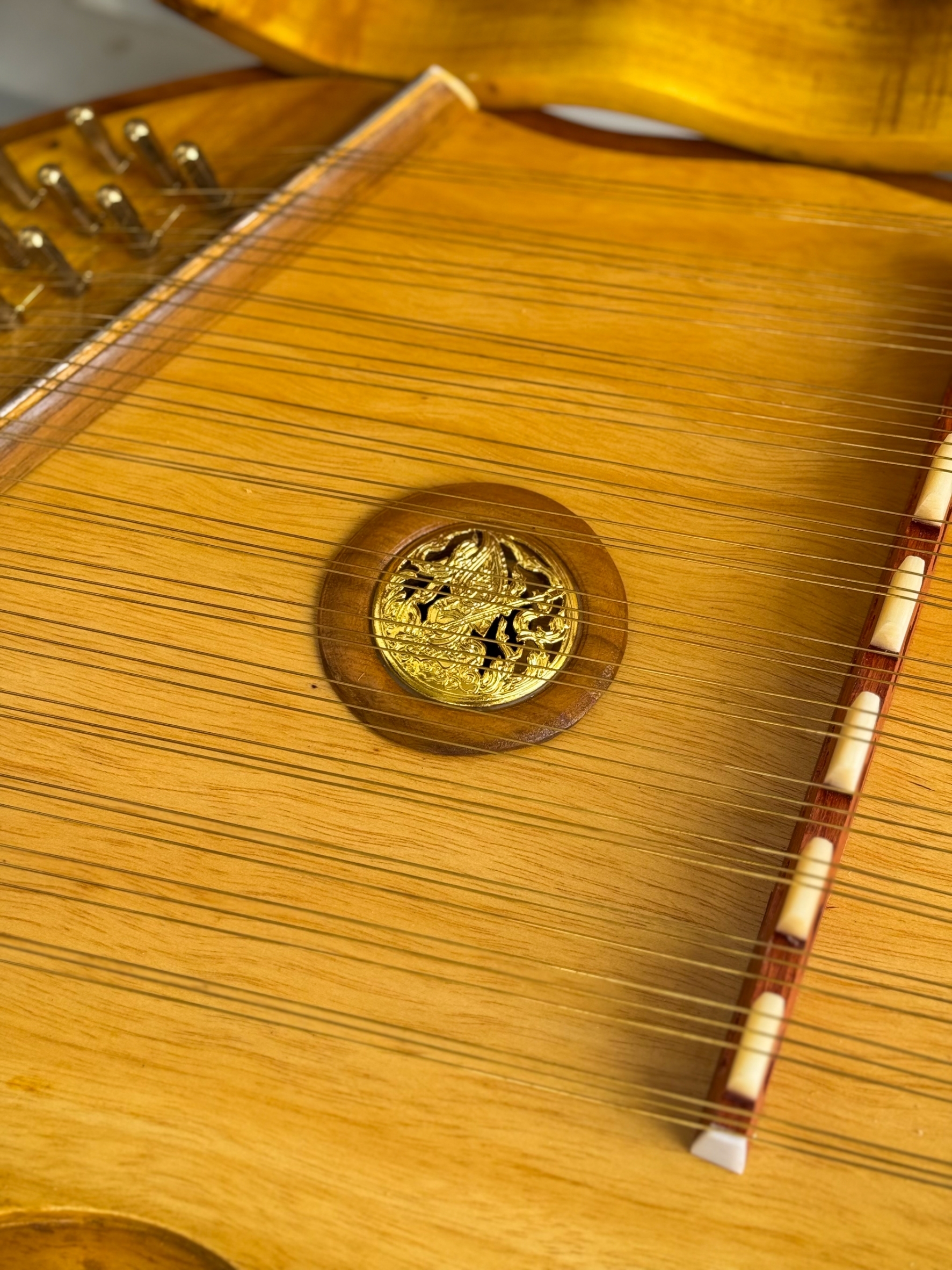 ขิมผีเสื้อไม้ขนุน ขิม ทำจากไม้ขนุน 100% พร้อมไม้ตี / อุปกรณครบเซ็ต