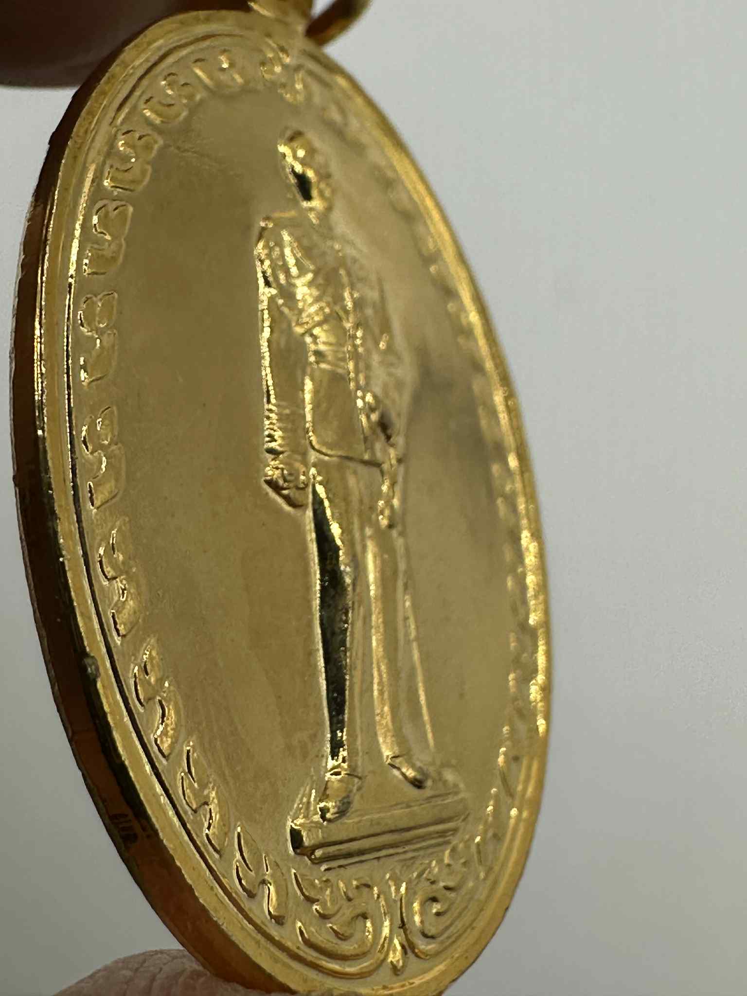 24.เหรียญกะไหล่ทอง เสด็จพ่อ ร.5 ครบรอบ 80 ปี โรงเรียนปิยะมหาราชาลัย ปี 2532