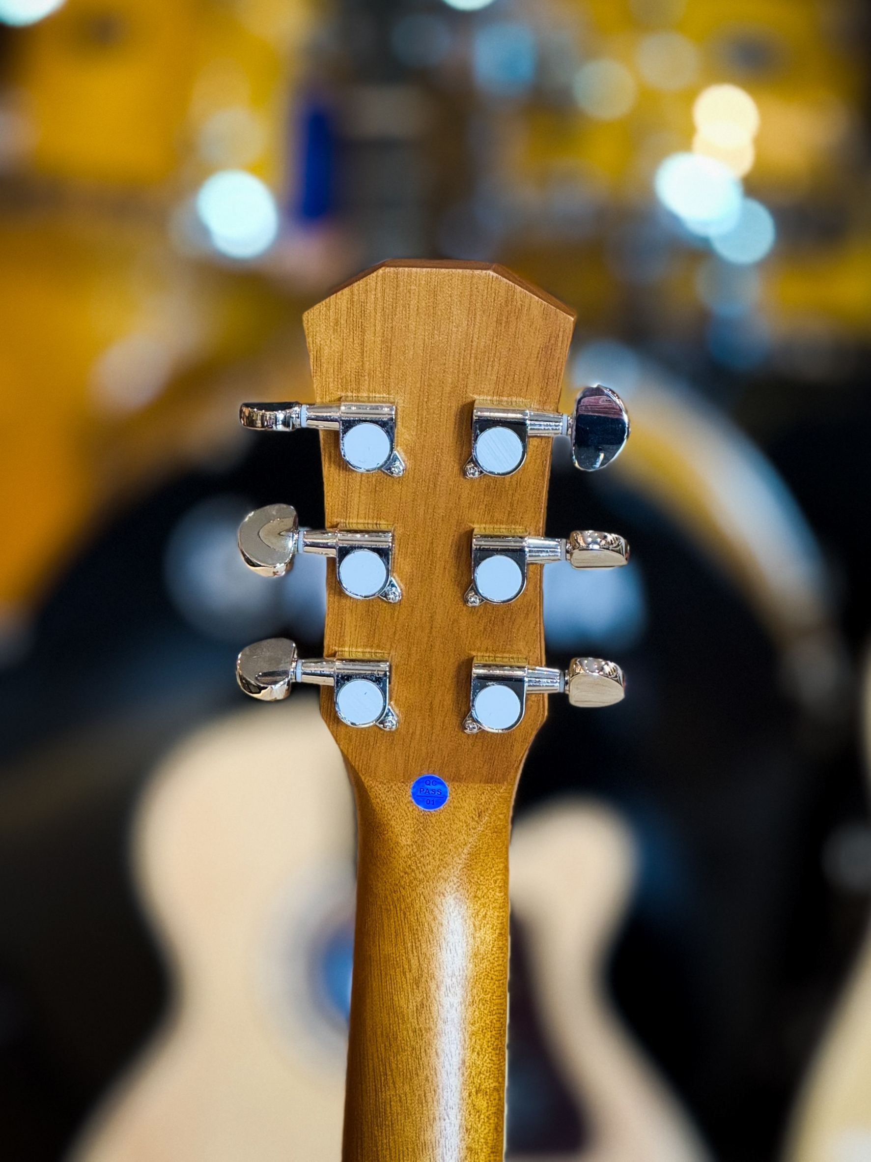 Mclorence กีตารโปร่ง รุ่น MC-36 ขนาด 36 นิ้ว สีไม้เข้ม ไซส์เล็ก เสียงใสกังวาล ขนาดพกพา พร้อมเซตของแถม