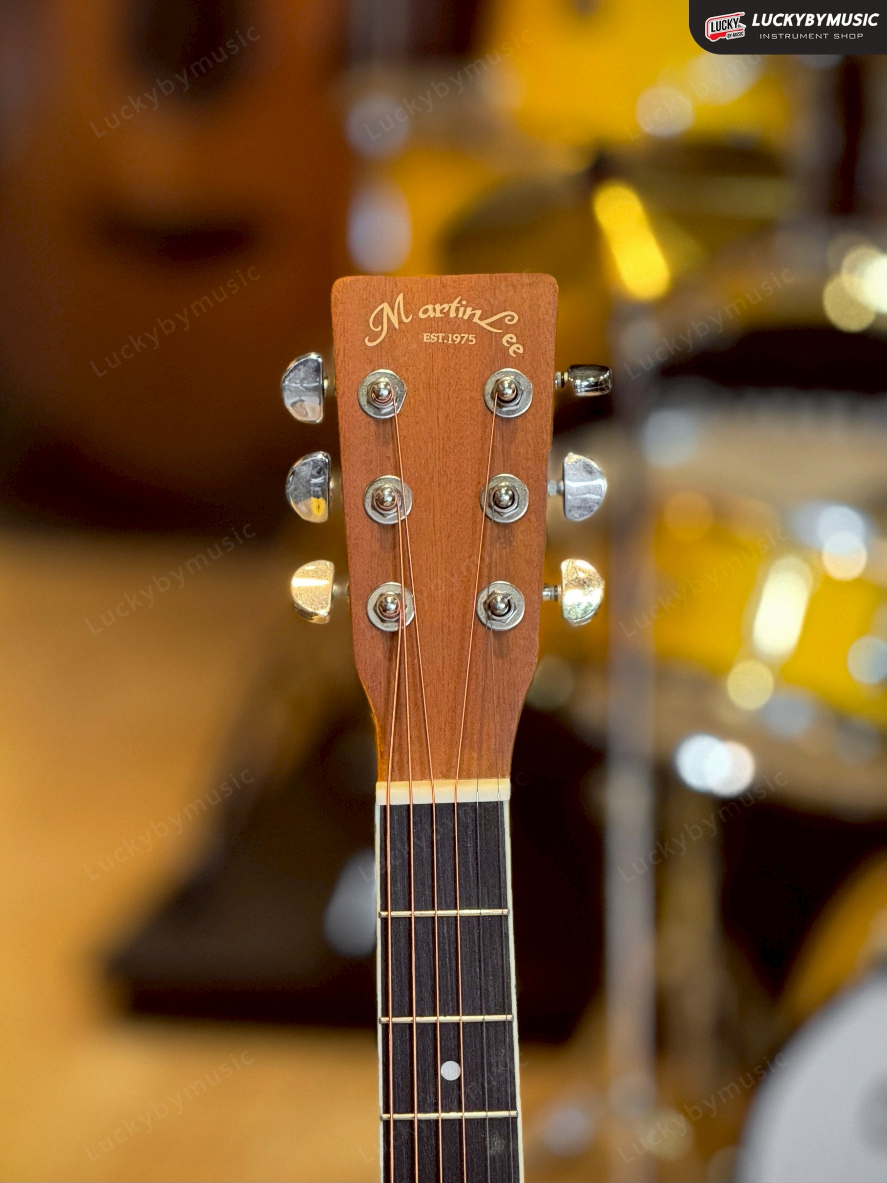 กีตาร์โปร่งไฟฟ้า Martinlee ML-409C ขนาด 40 นิ้ว ภาคไฟฟ้า Enya มีจูนเนอร์ พร้อม ปิ๊ก 4 ชิ้น ประแจขันคอ สายแจ็ค