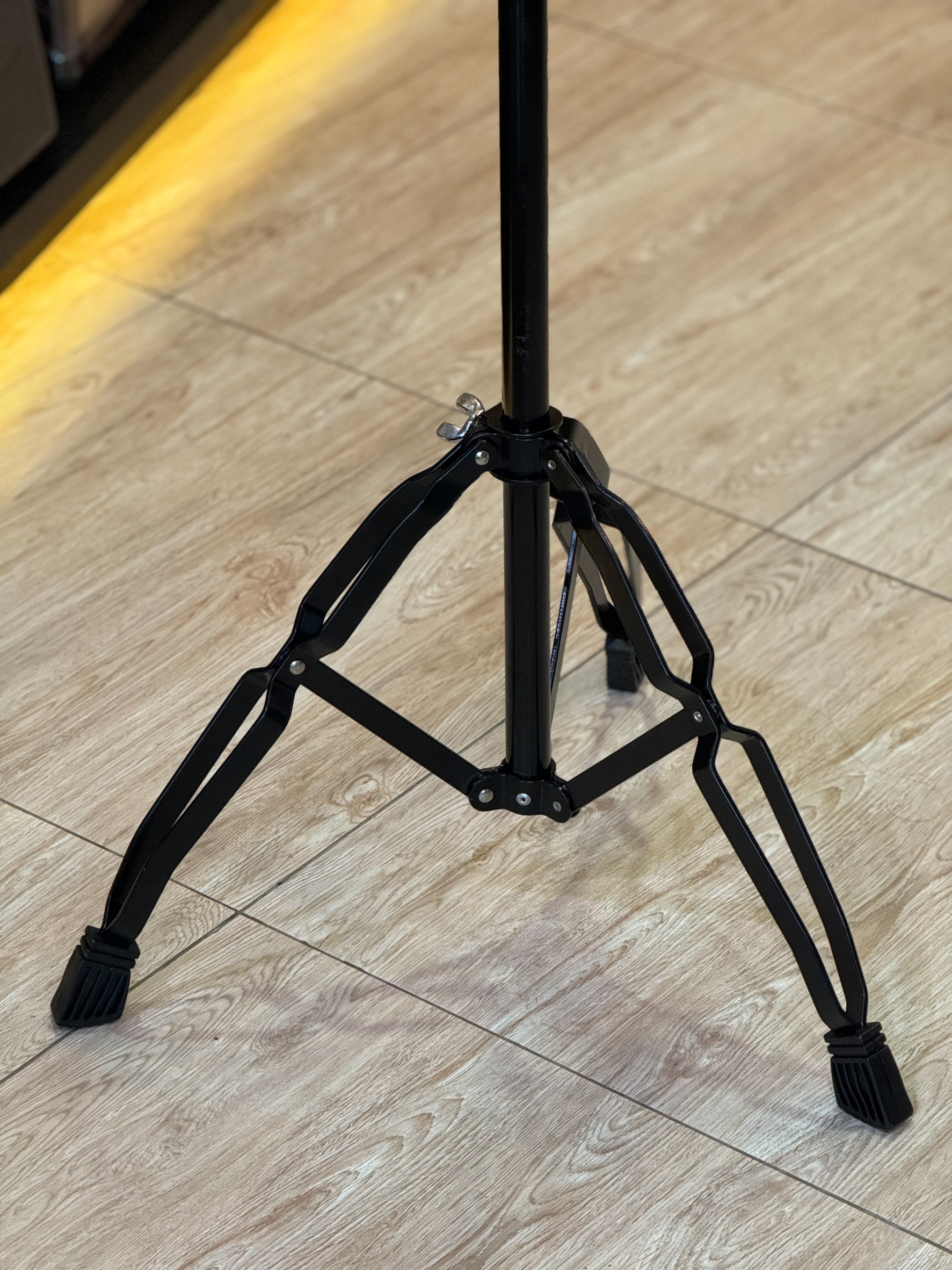 Conga Stand Black ขาตั้งกลองทอมบ้า Future / Makana แบบแขวน รุ่นหูเสียบเหลี่ยมตรง วัสดุแข็งแรง ทนทาน