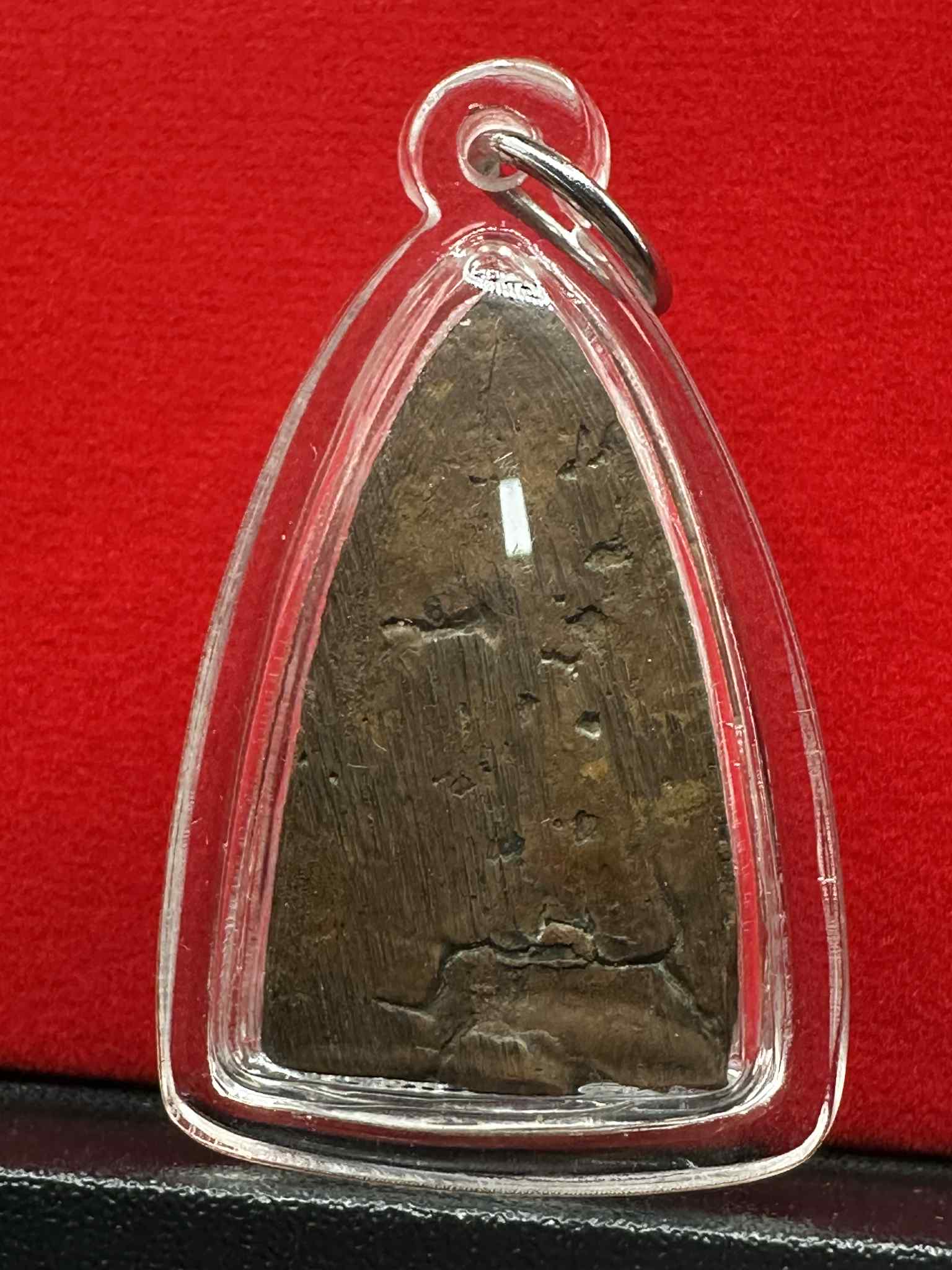 50.หลวงปู่ทวด พิมพ์ใหญ่ หลังเตารีด ปี05(บัวขีด)(กรอบใส)