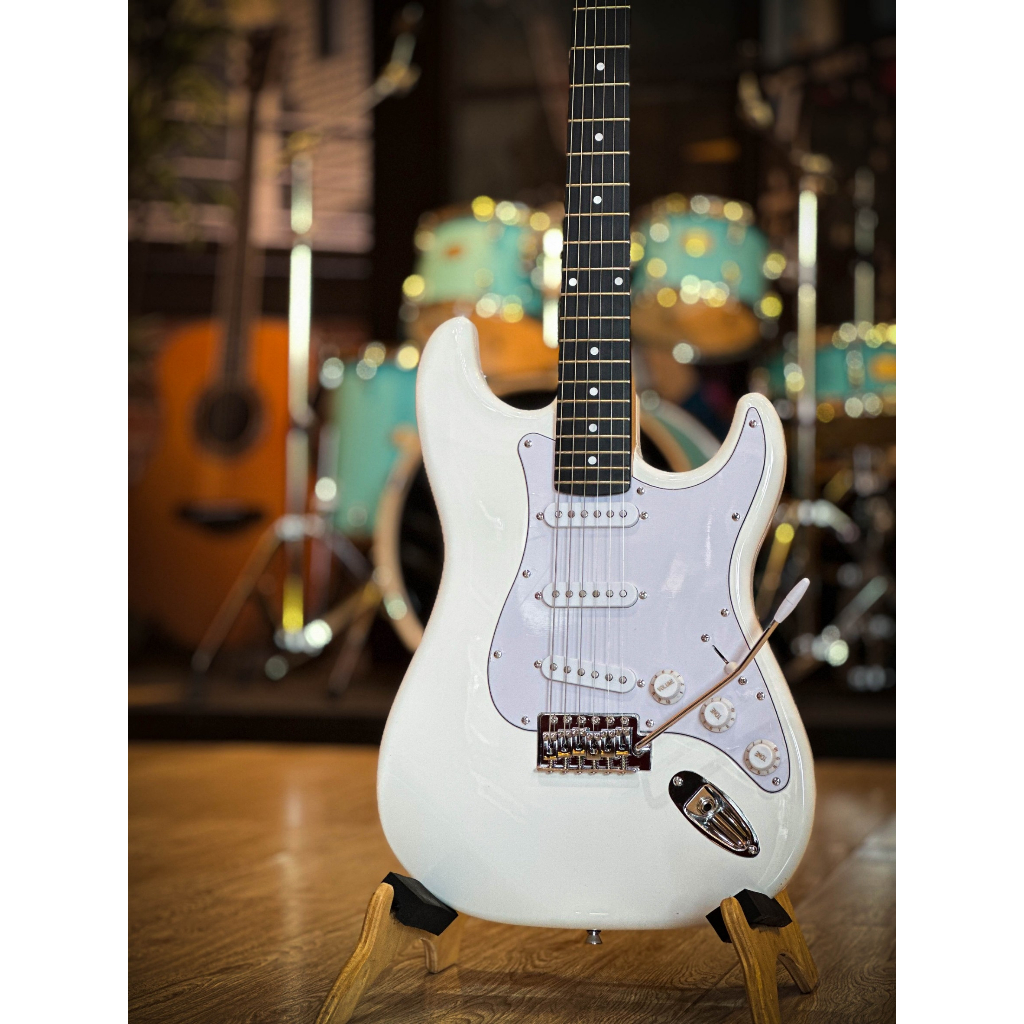 กีต้าร์ไฟฟ้า Condor CRX10 สีขาว ปิ๊กอัพ SSS แบรนด์ Brazil 🔝 ฟรี กระเป๋า ปิ๊ก2 ใบคอร์ด สายแจ็ค ประแจ