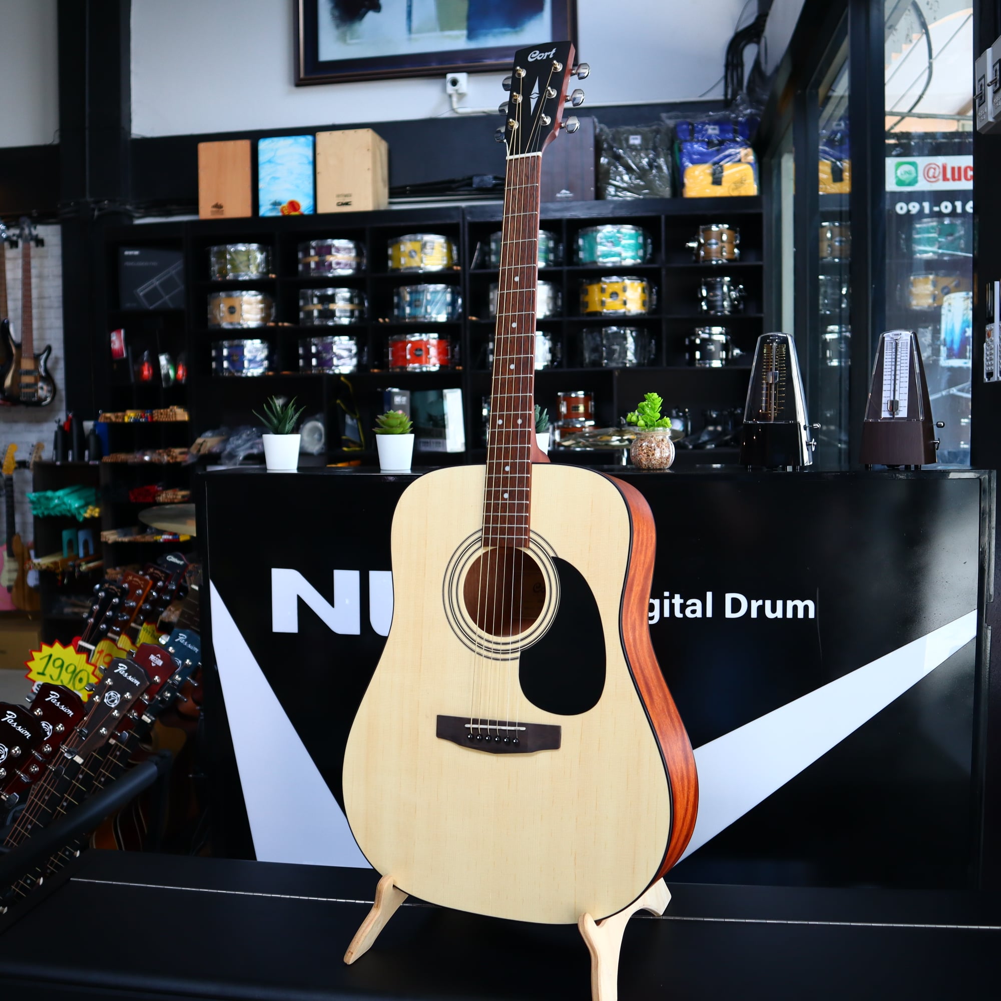 กีต้าร์โปร่ง CORT รุ่น AD-810 พร้อมกระเป๋า ปิ๊กประแจ