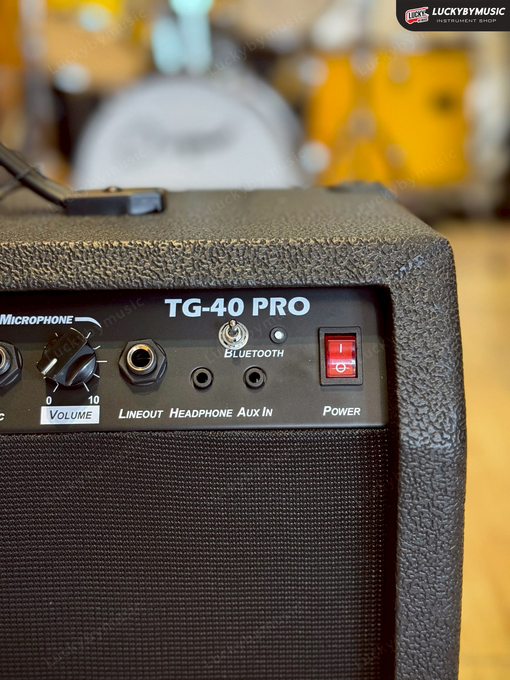 Kazuki TG-40 PRO BT แอมป์กีต้าร์โปร่งไฟฟ้า / กีต้าร์ไฟฟ้า มีเอฟเฟคเสียงแตก ช่องเสียบไมค์ และ ปุ่ม Bluetooth
