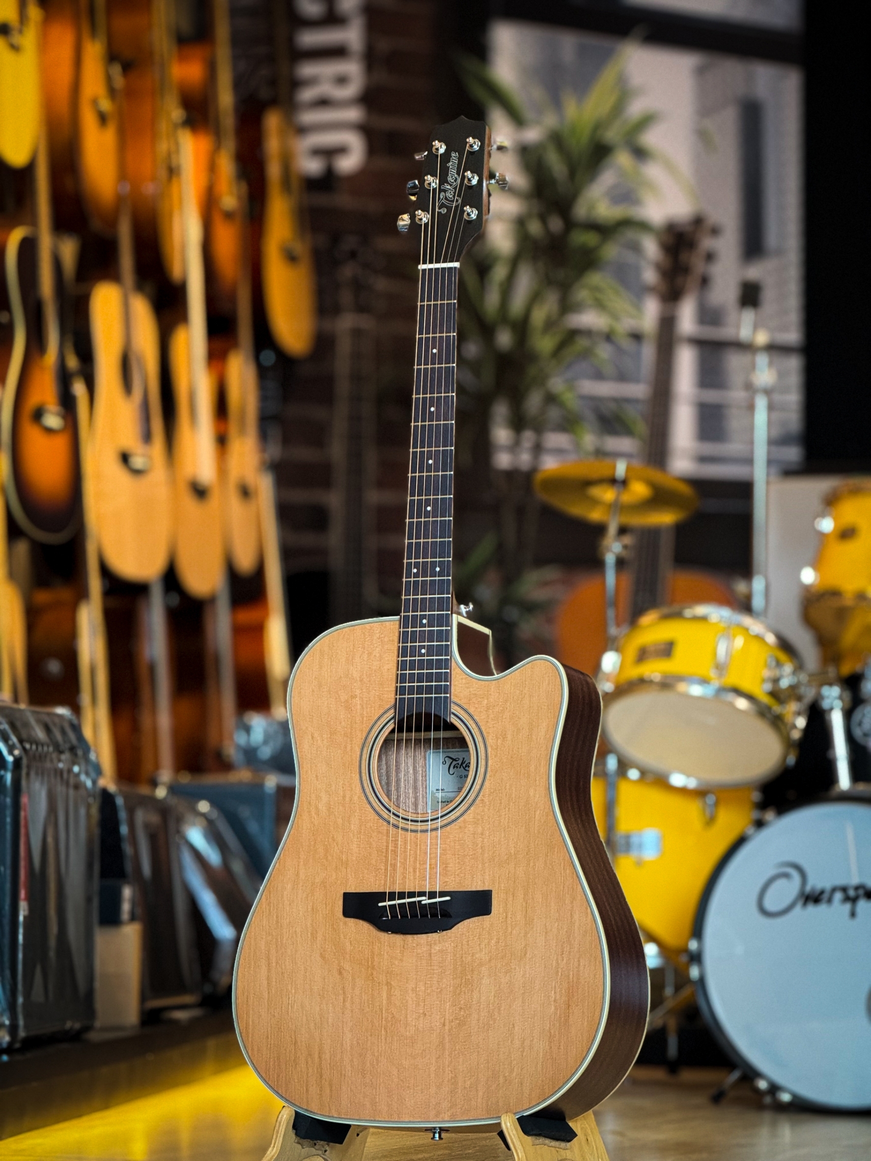 Takamine กีต้าร์โปร่งไฟฟ้า GD20CE หน้าไม้แท้ top solid สามารถปรับ EQ ได้ 3 ย่านเสียง