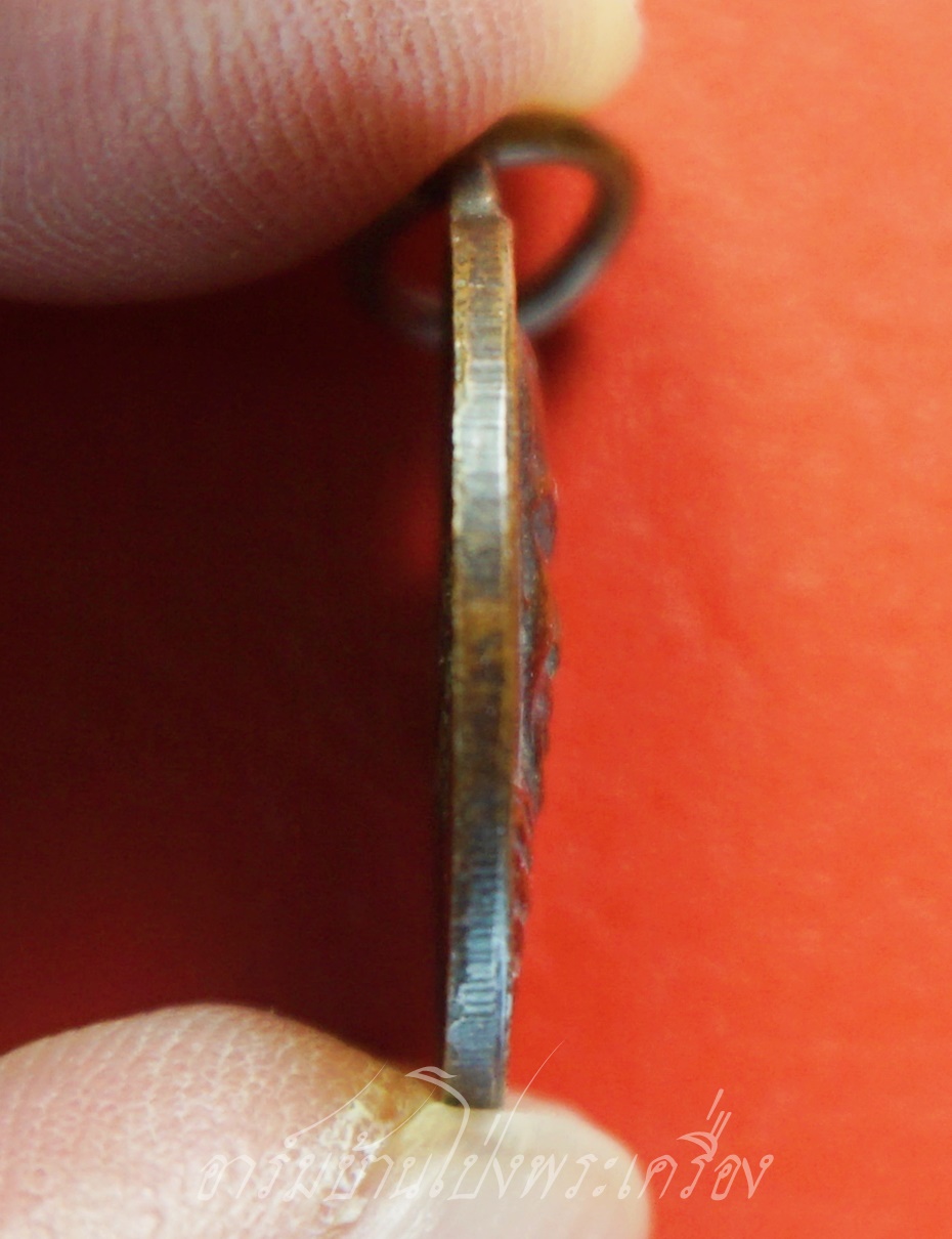 หลวงพ่อจำเนียร วัดถ้ำเสือ จ.กระบี่ เหรียญกลมเล็ก เนื้อทองแดง(องค์ที่1)